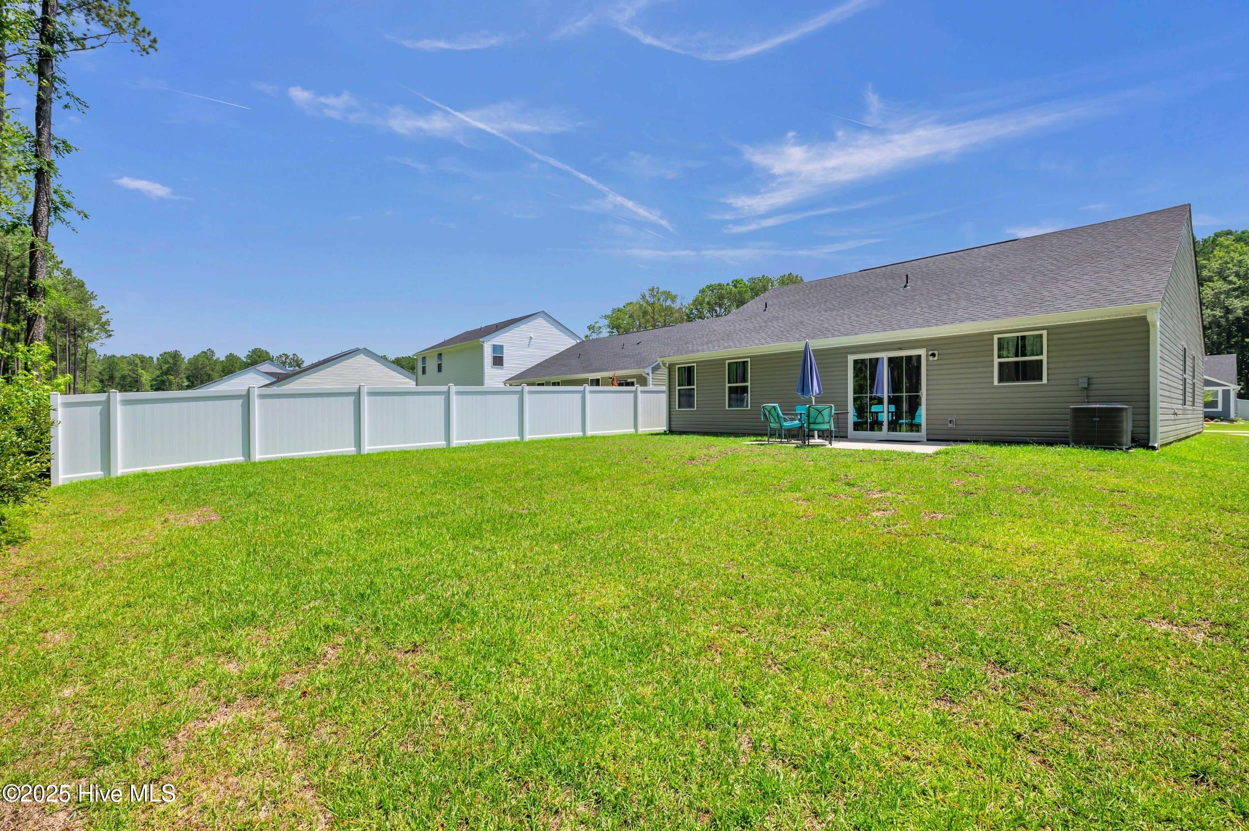 100570488 | Photo 25