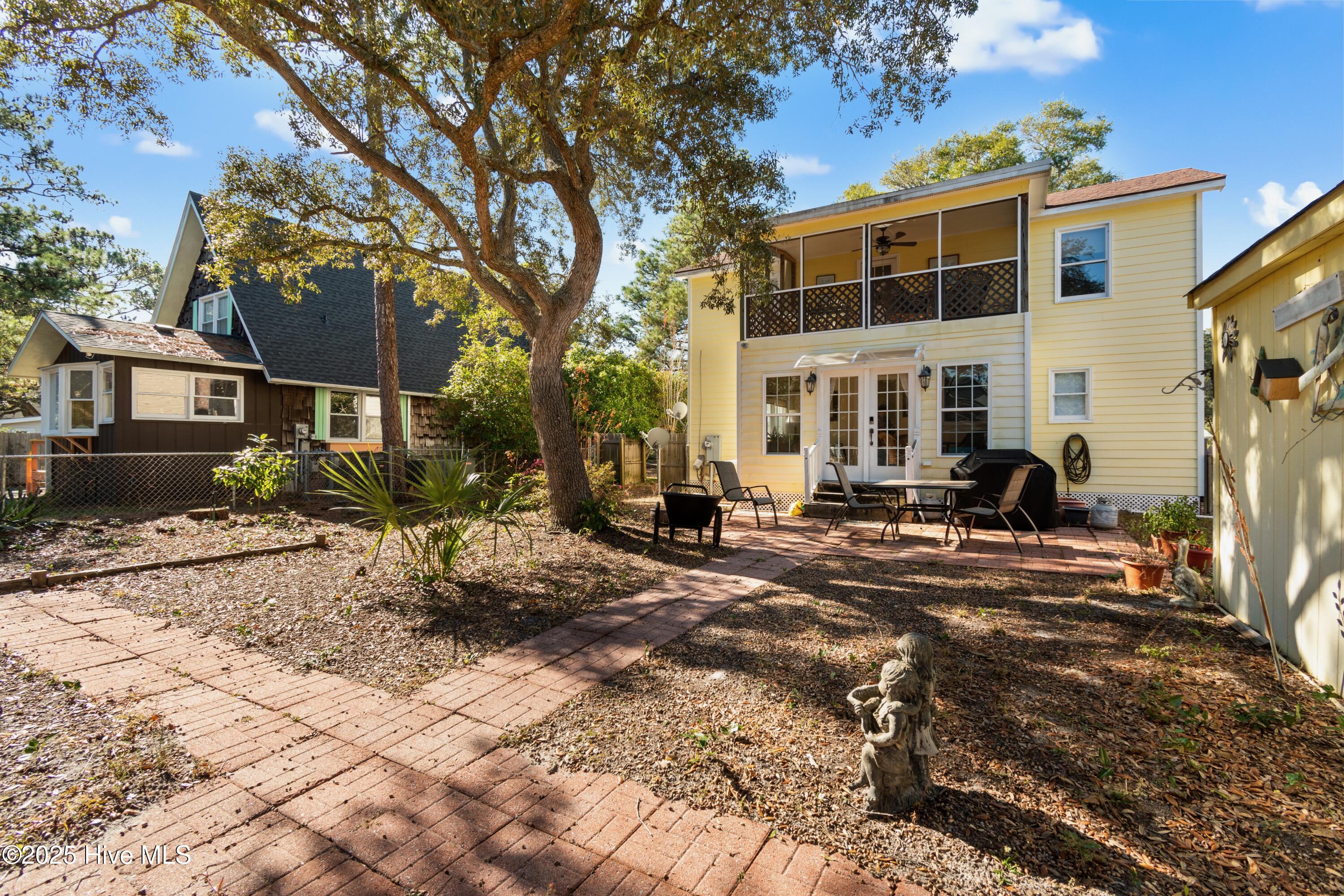 100541656 | Photo 33