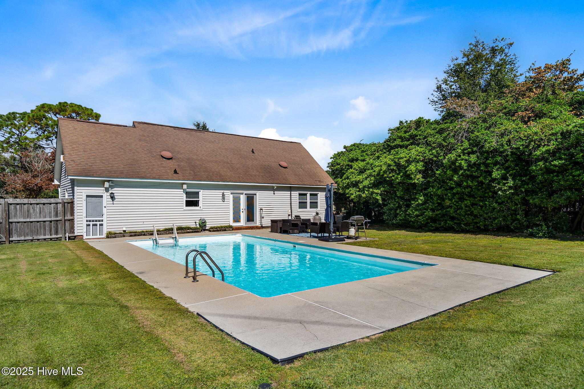 100551832 | Photo 38