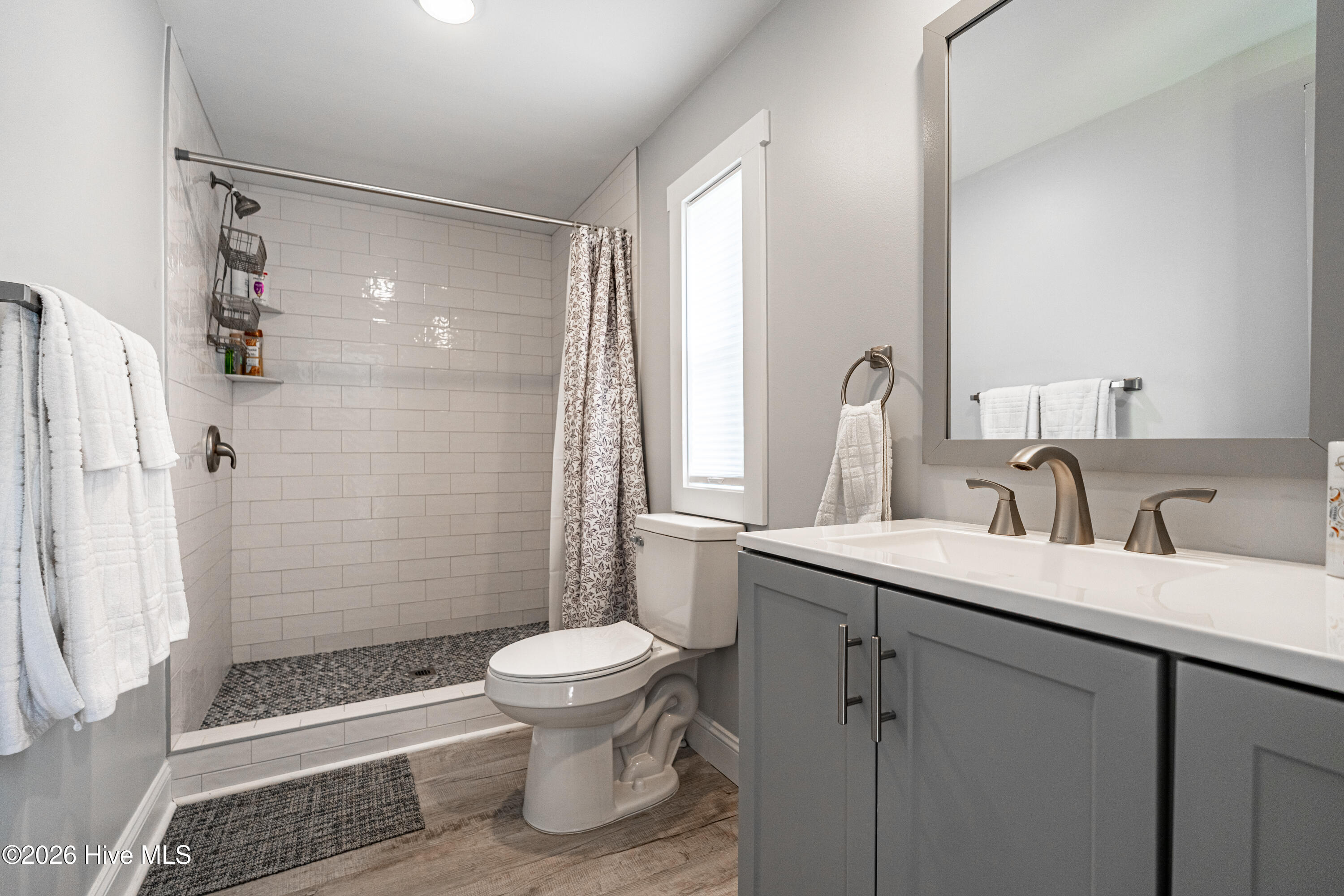 100563568 | Photo 27