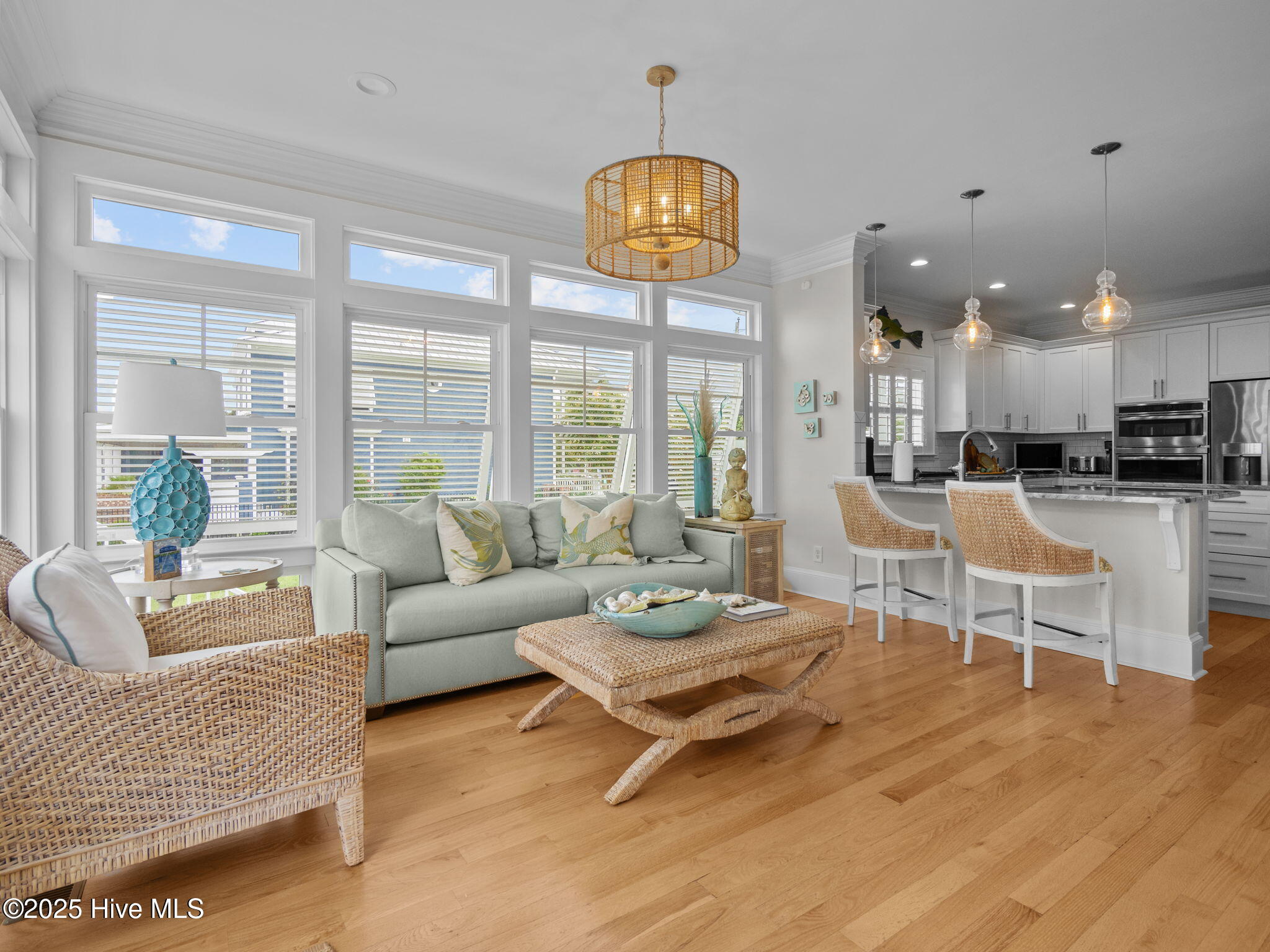 100527166 | Photo 33