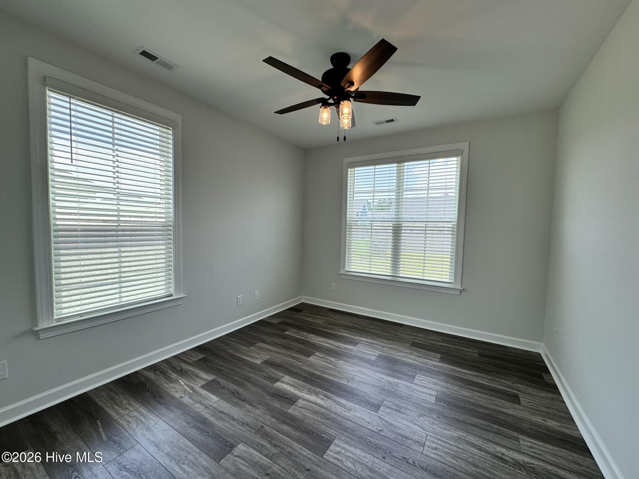 100558749 | Photo 43