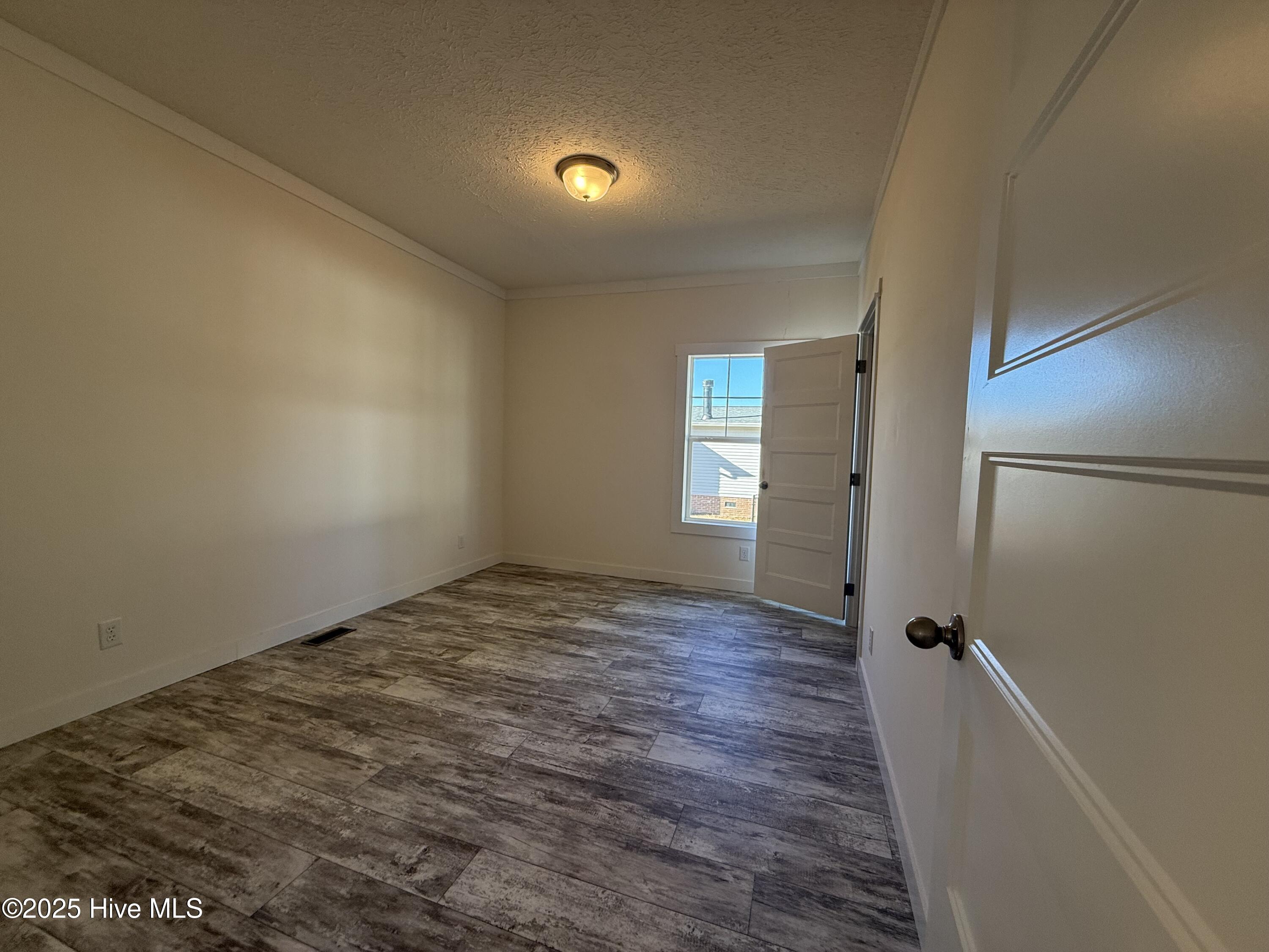 100558282 | Photo 19