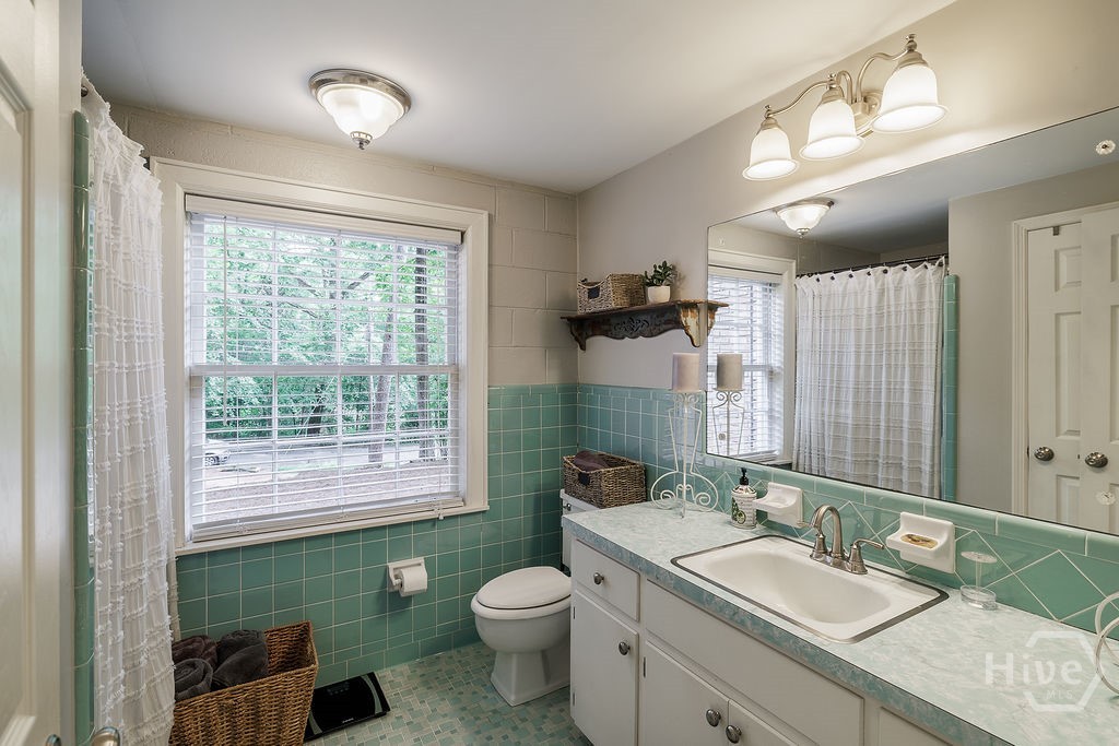 530 Westview Drive