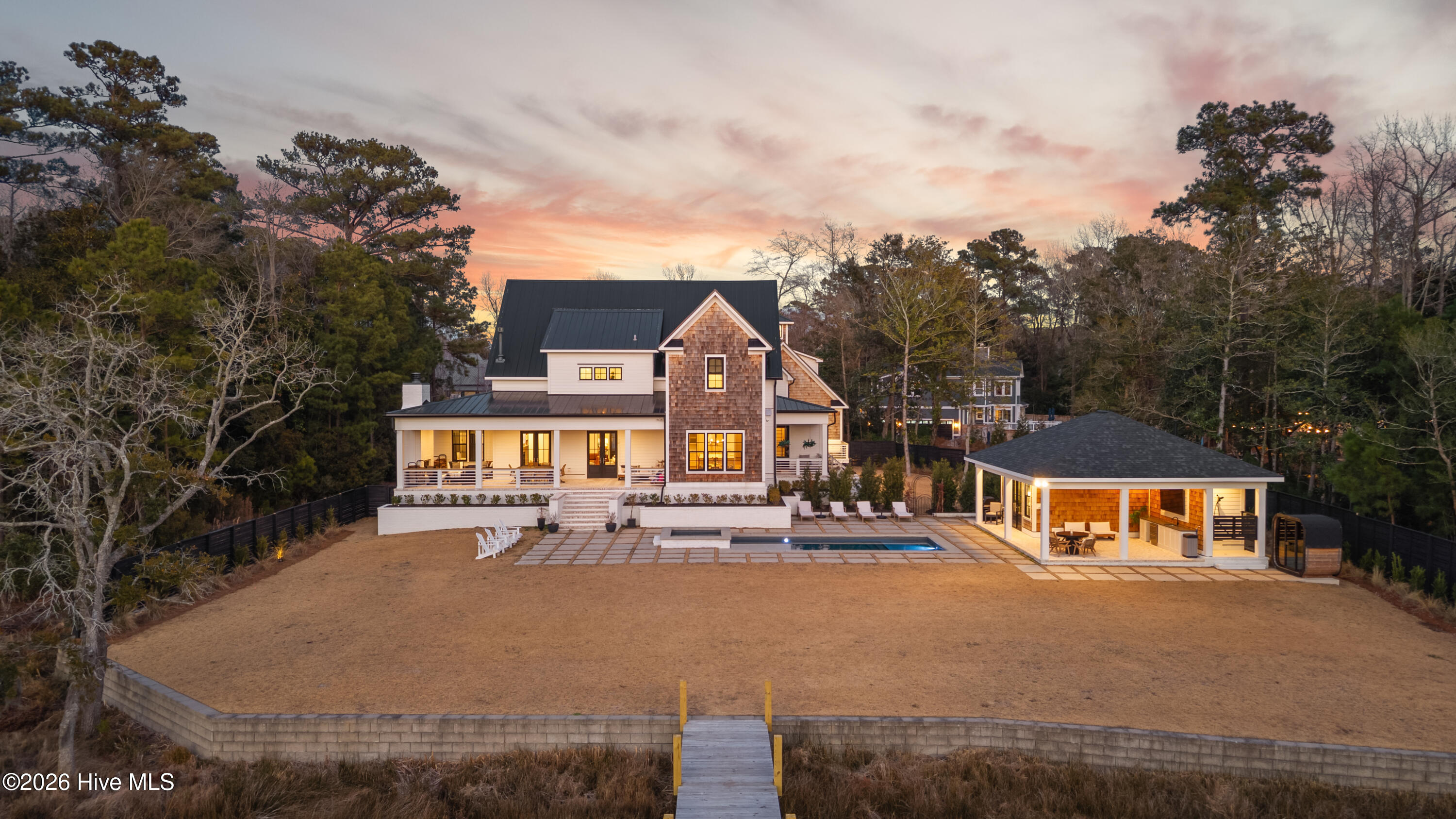 100554567 | Photo 87