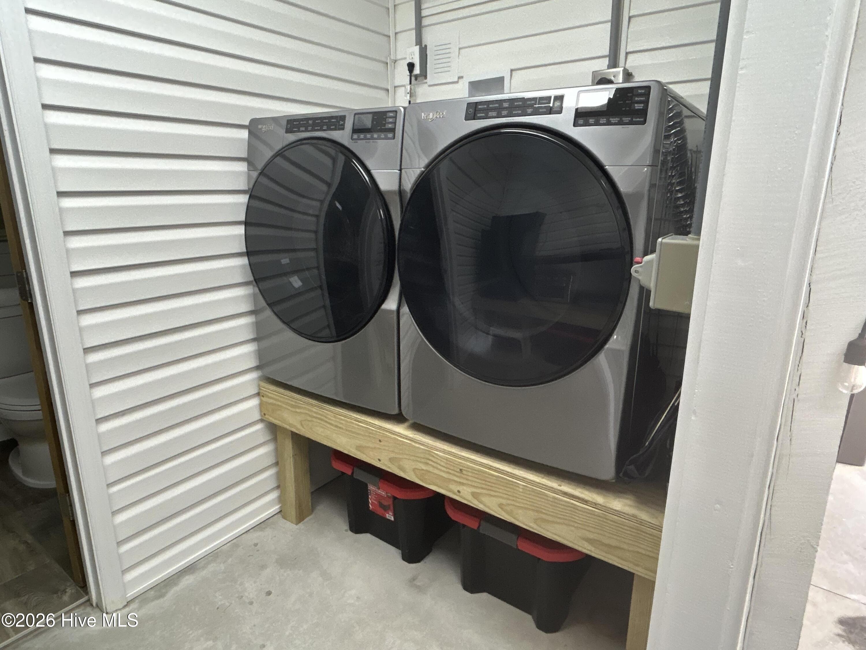 100553308 | Photo 41