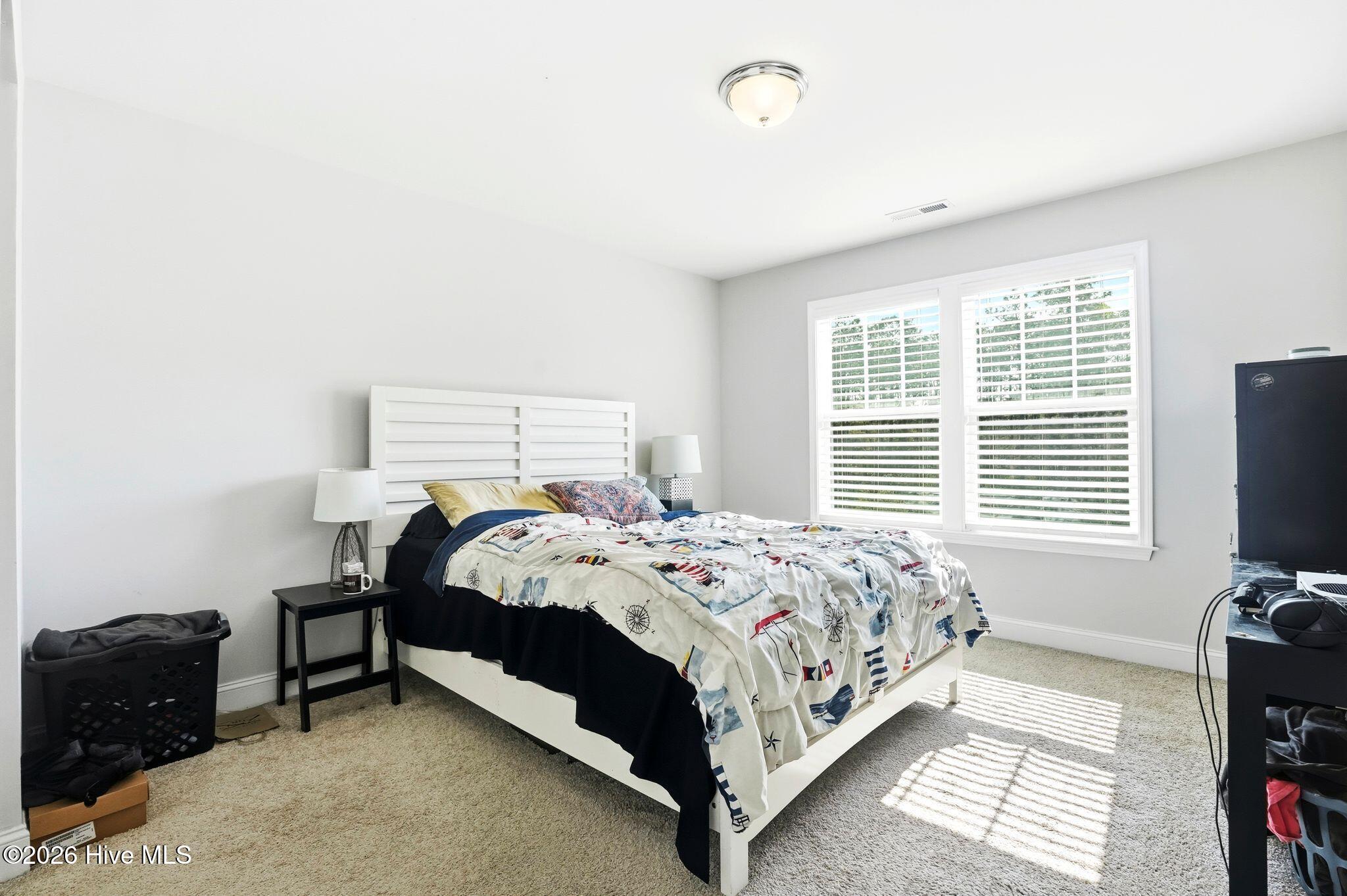 100567646 | Photo 51