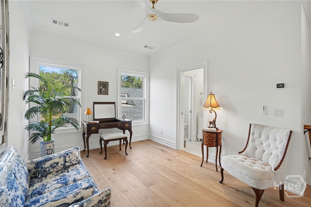 Upstairs Guest Suite Den/Multi-functional space with a full bathroom