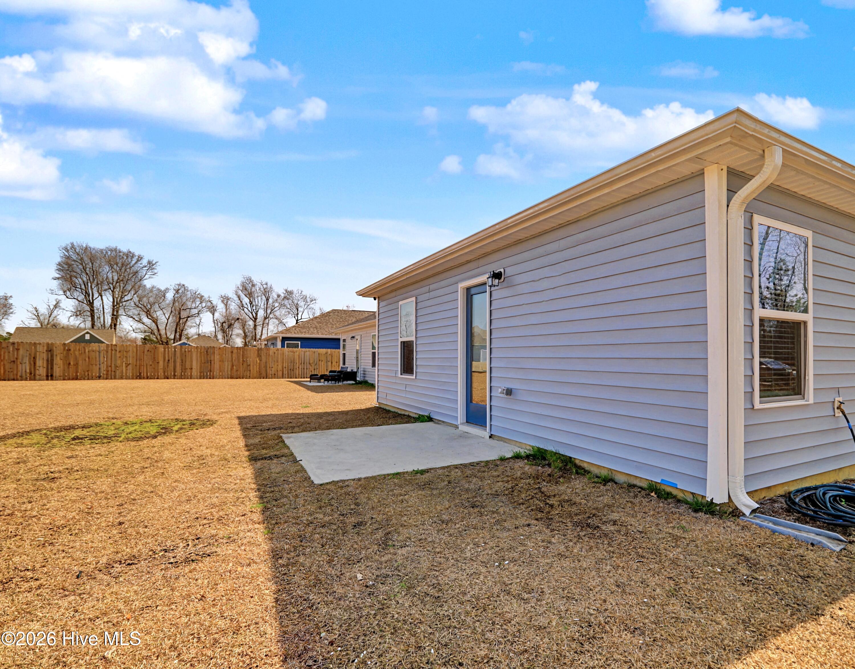 100558474 | Photo 23