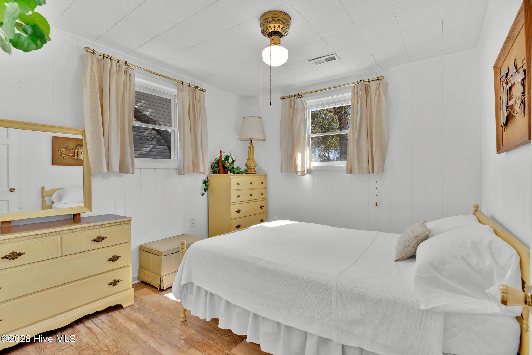 100562337 | Photo 18