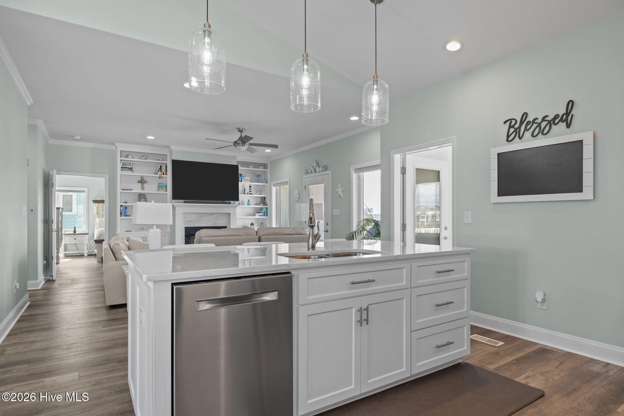 100559740 | Photo 18