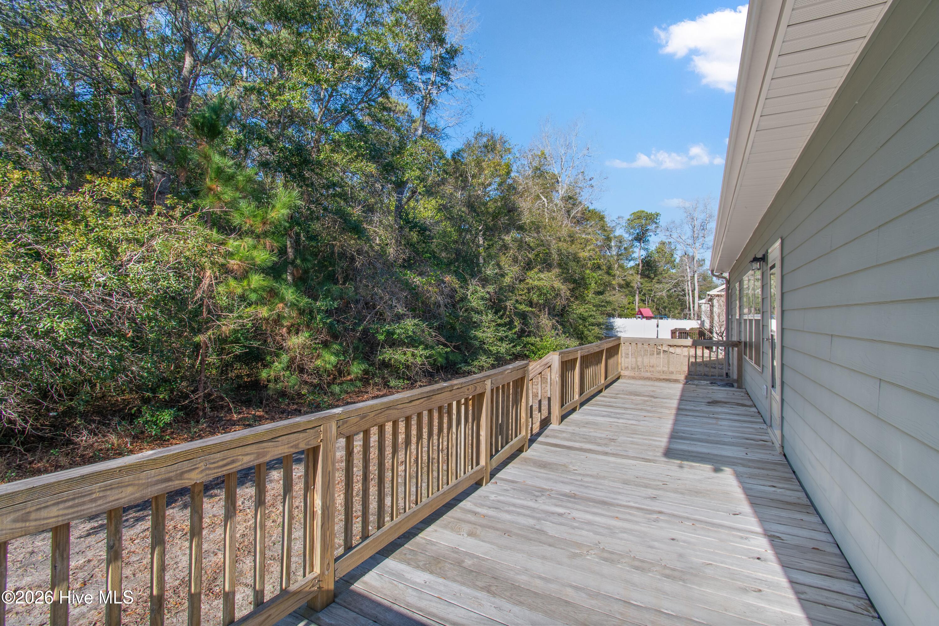 100549174 | Photo 43