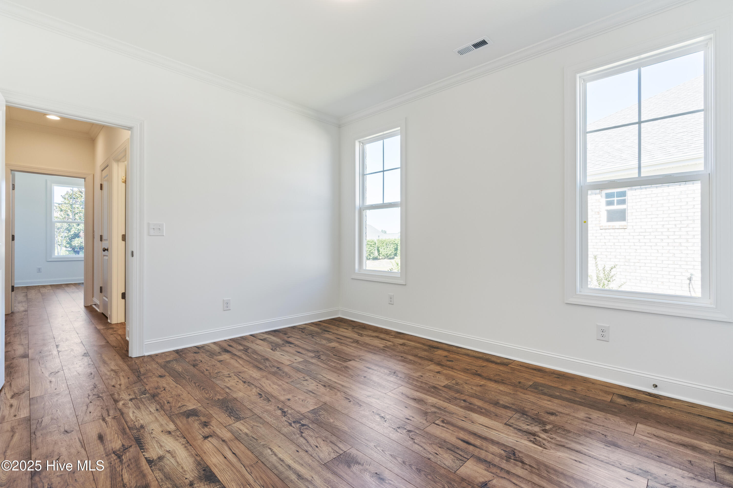 100522152 | Photo 29