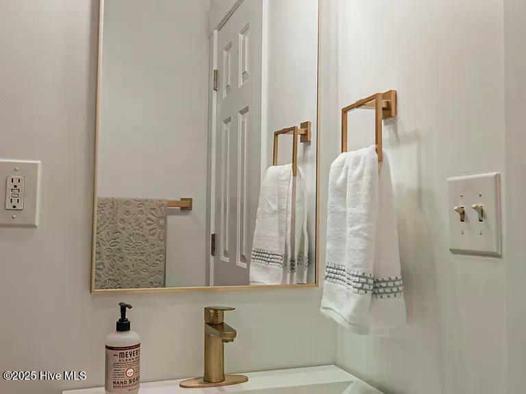 100541445 | Photo 19