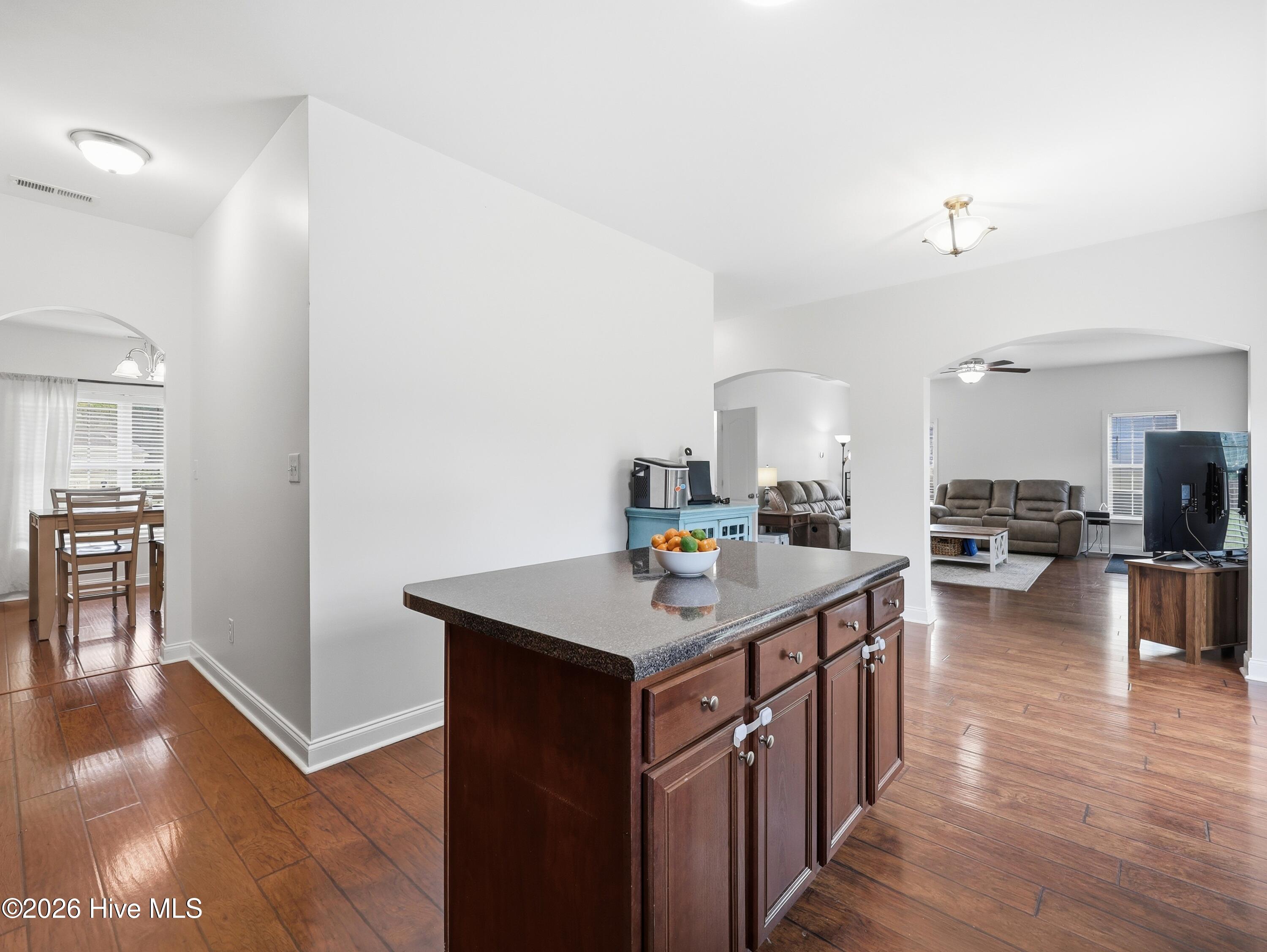 200 Wedgefield Circle,Maple Hill