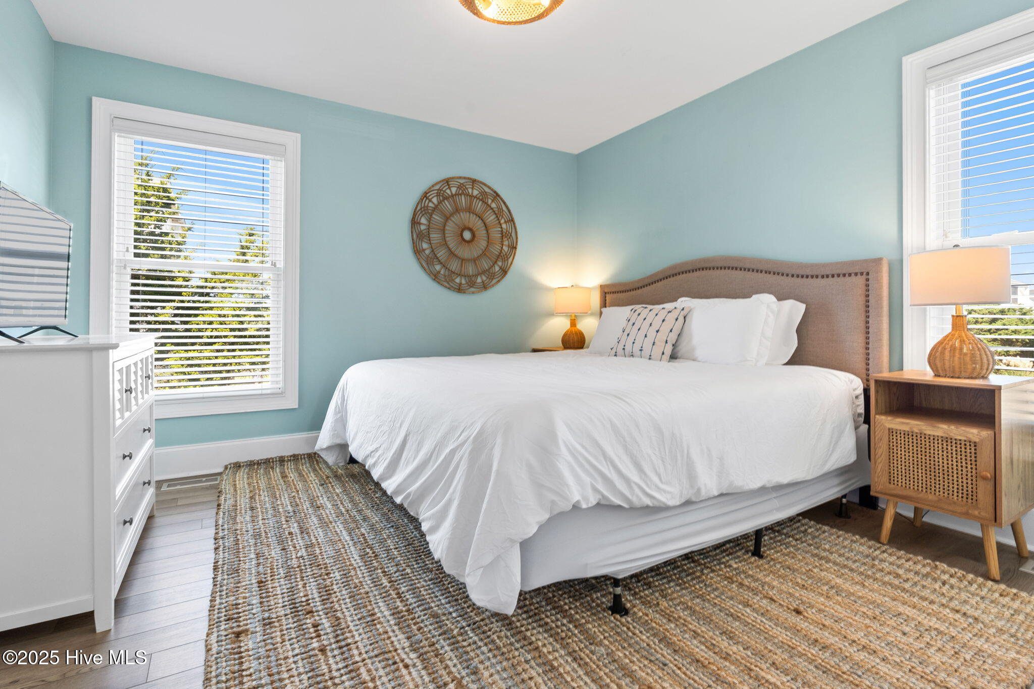 100535971 | Photo 36