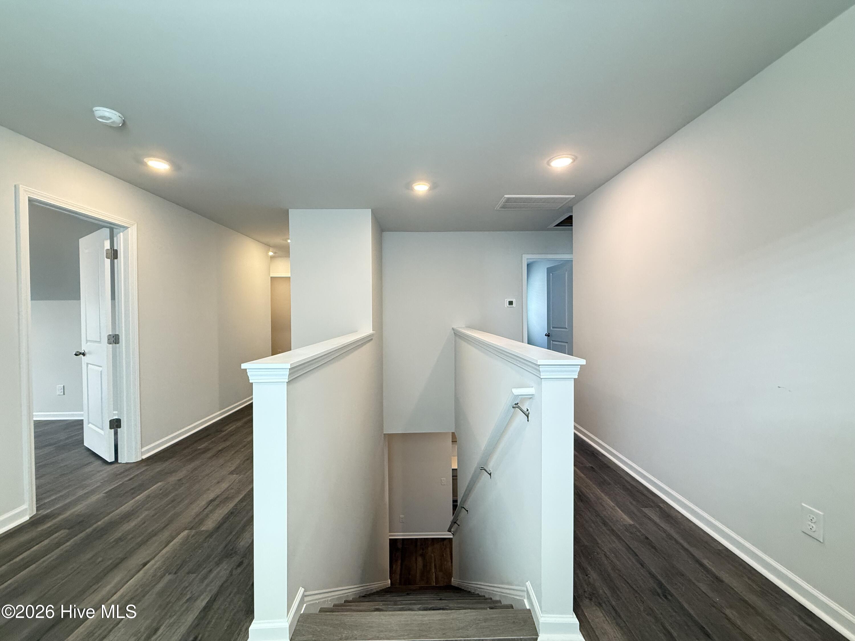 100526305 | Photo 37