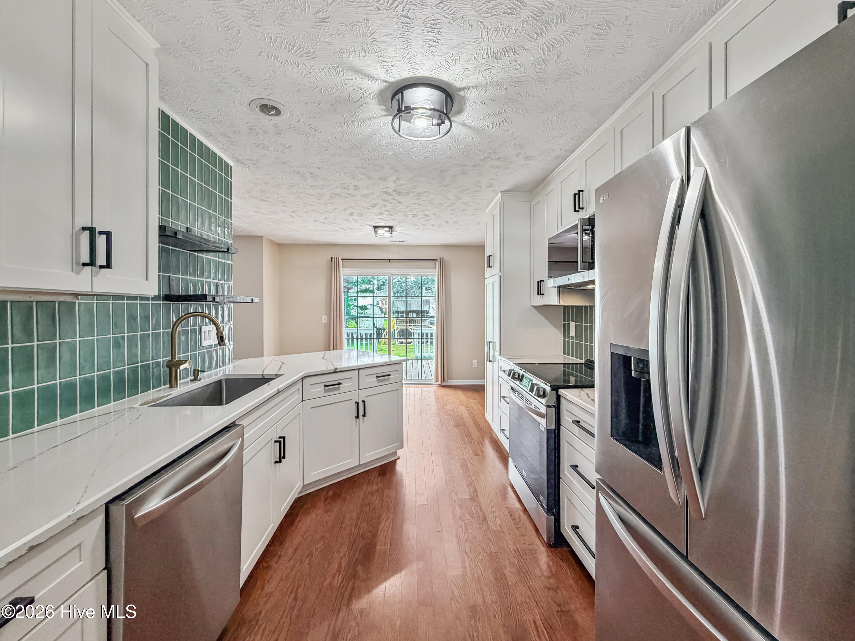 100564126 | Photo 11