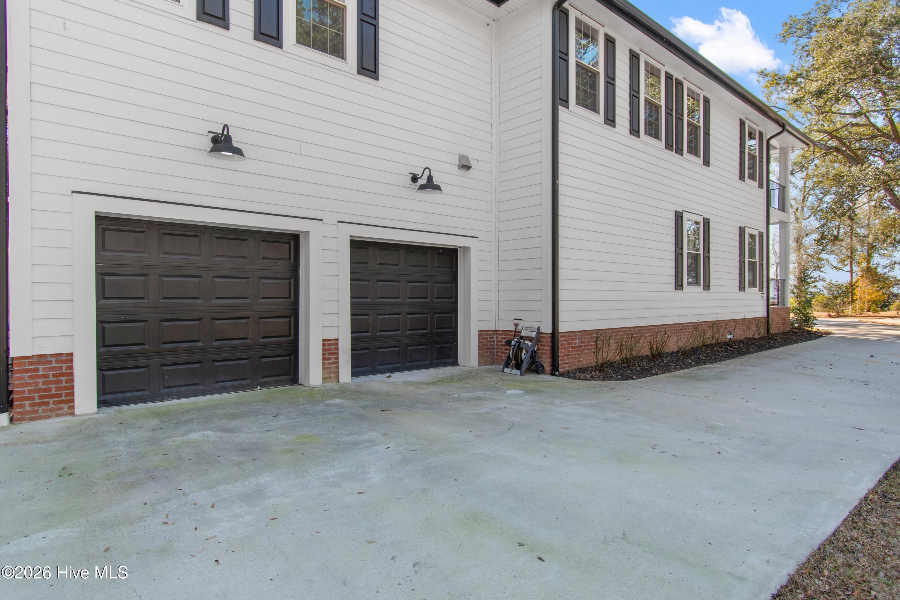 100550305 | Photo 46