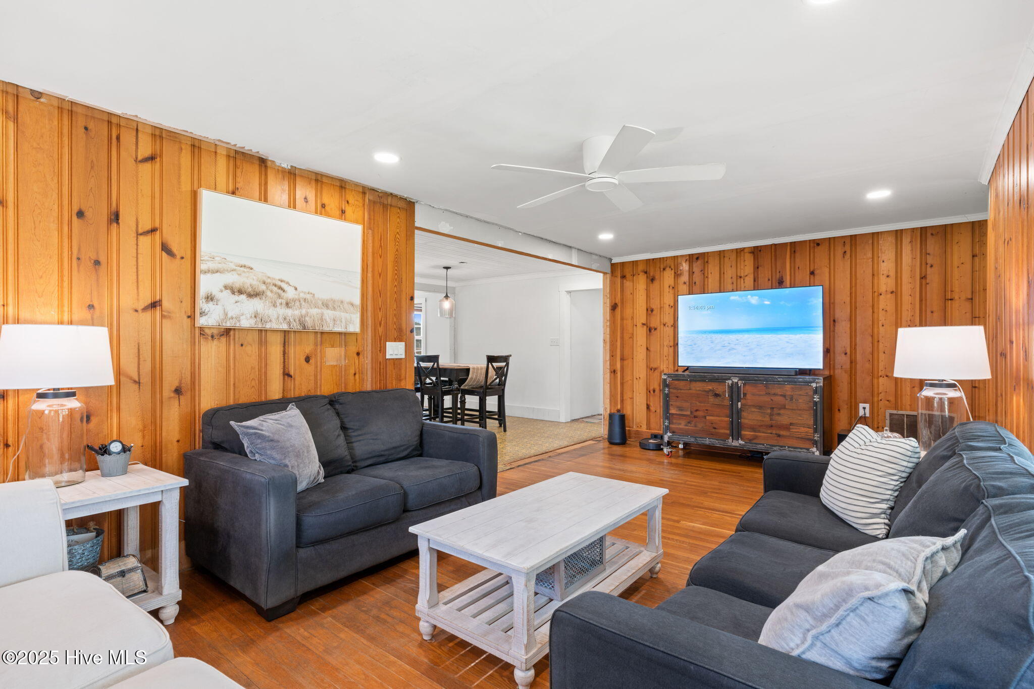 100536505 | Photo 12