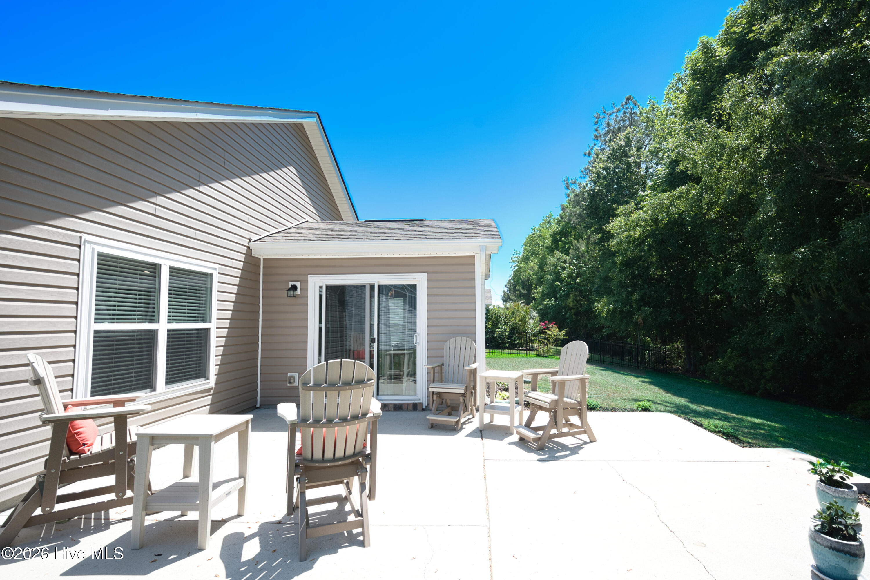 100569889 | Photo 13