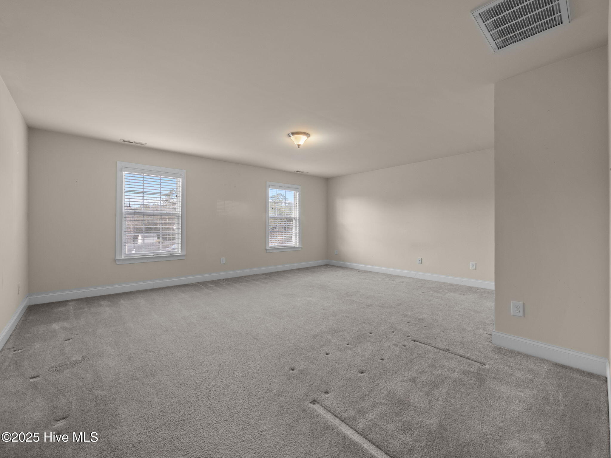 100545403 | Photo 34