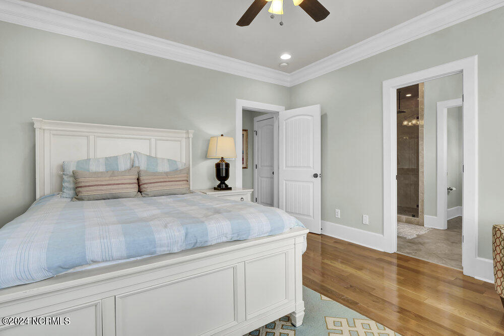 100498351 | Photo 30