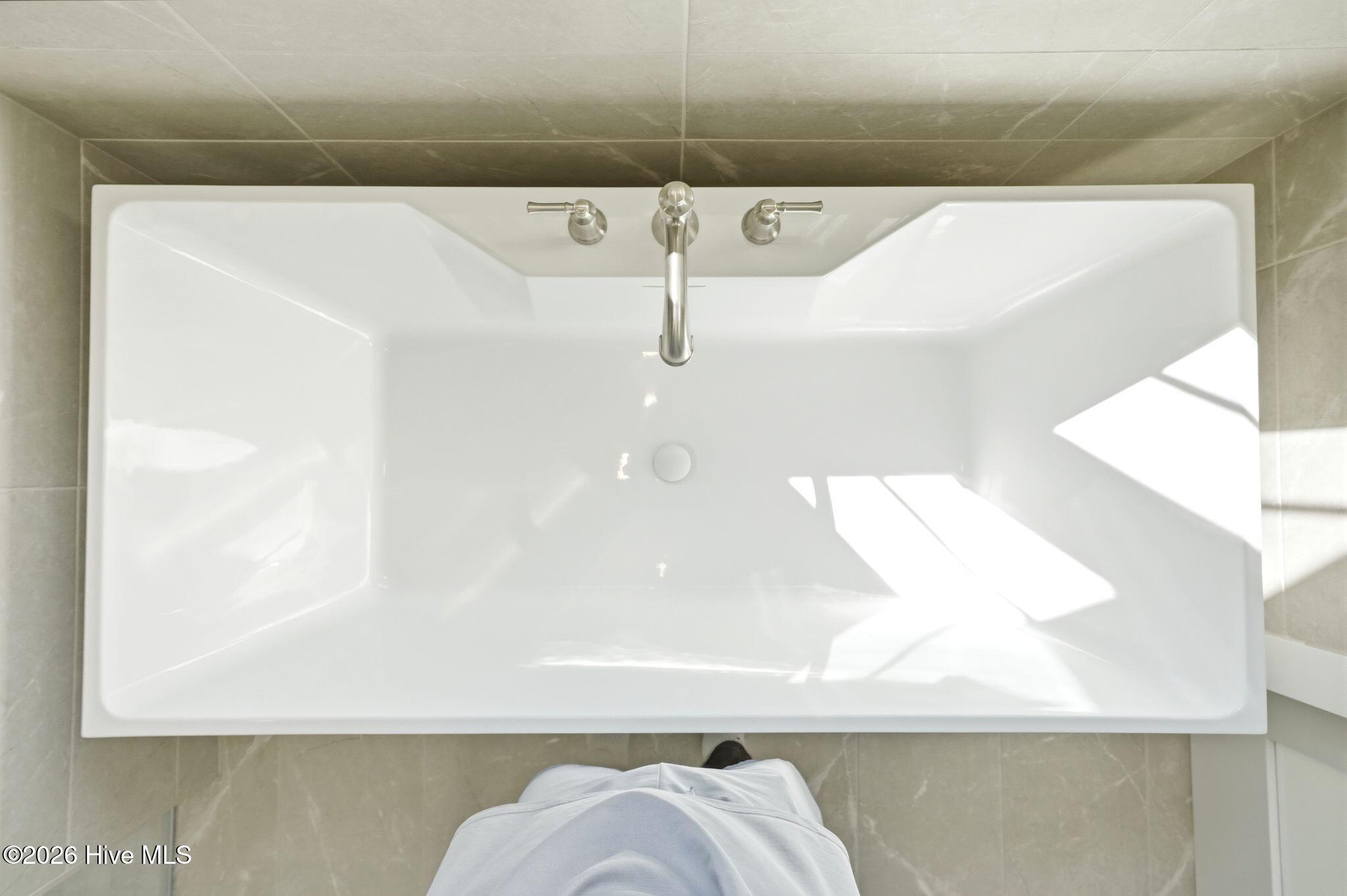 100537171 | Photo 60