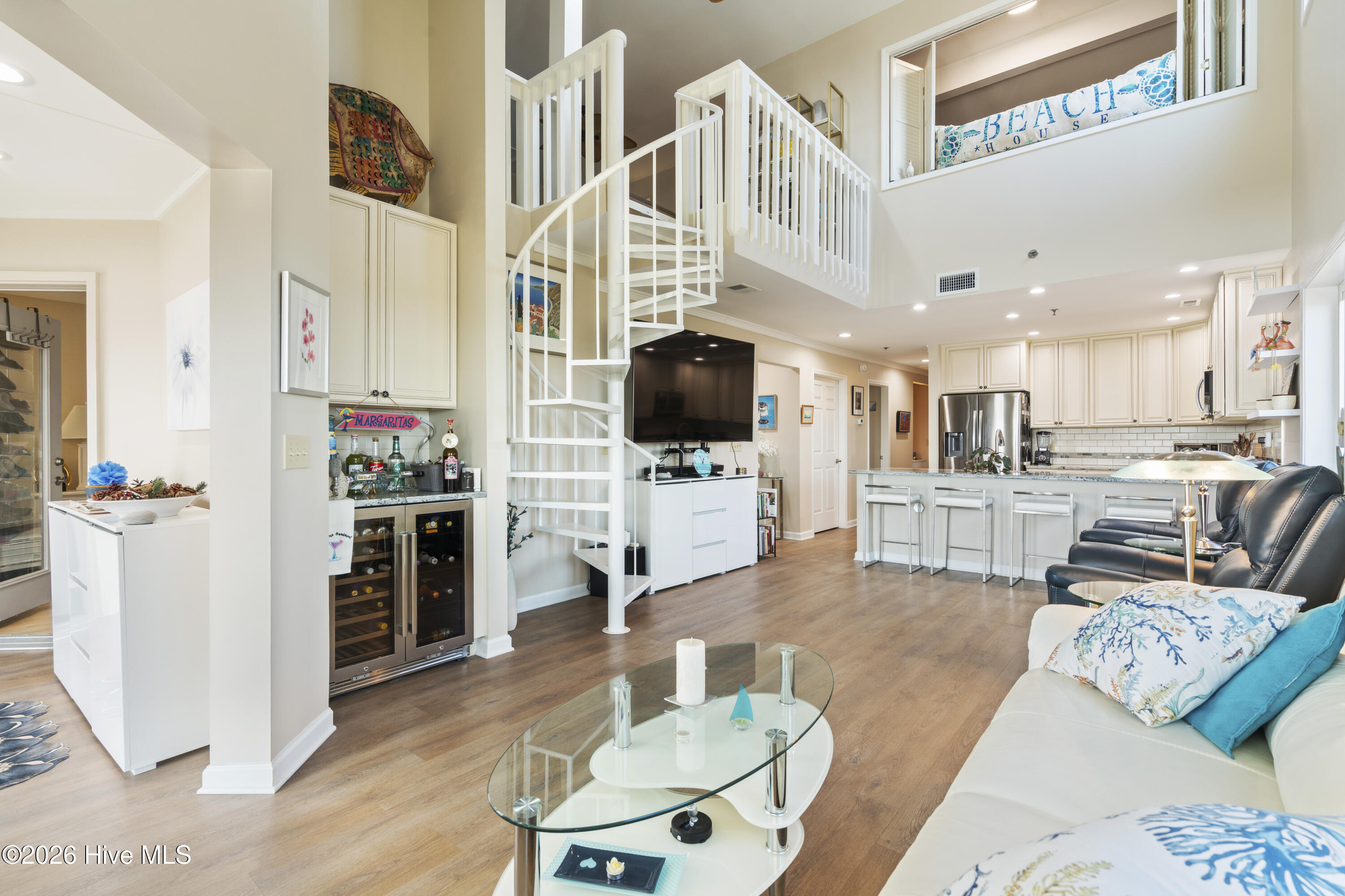 100554820 | Photo 17