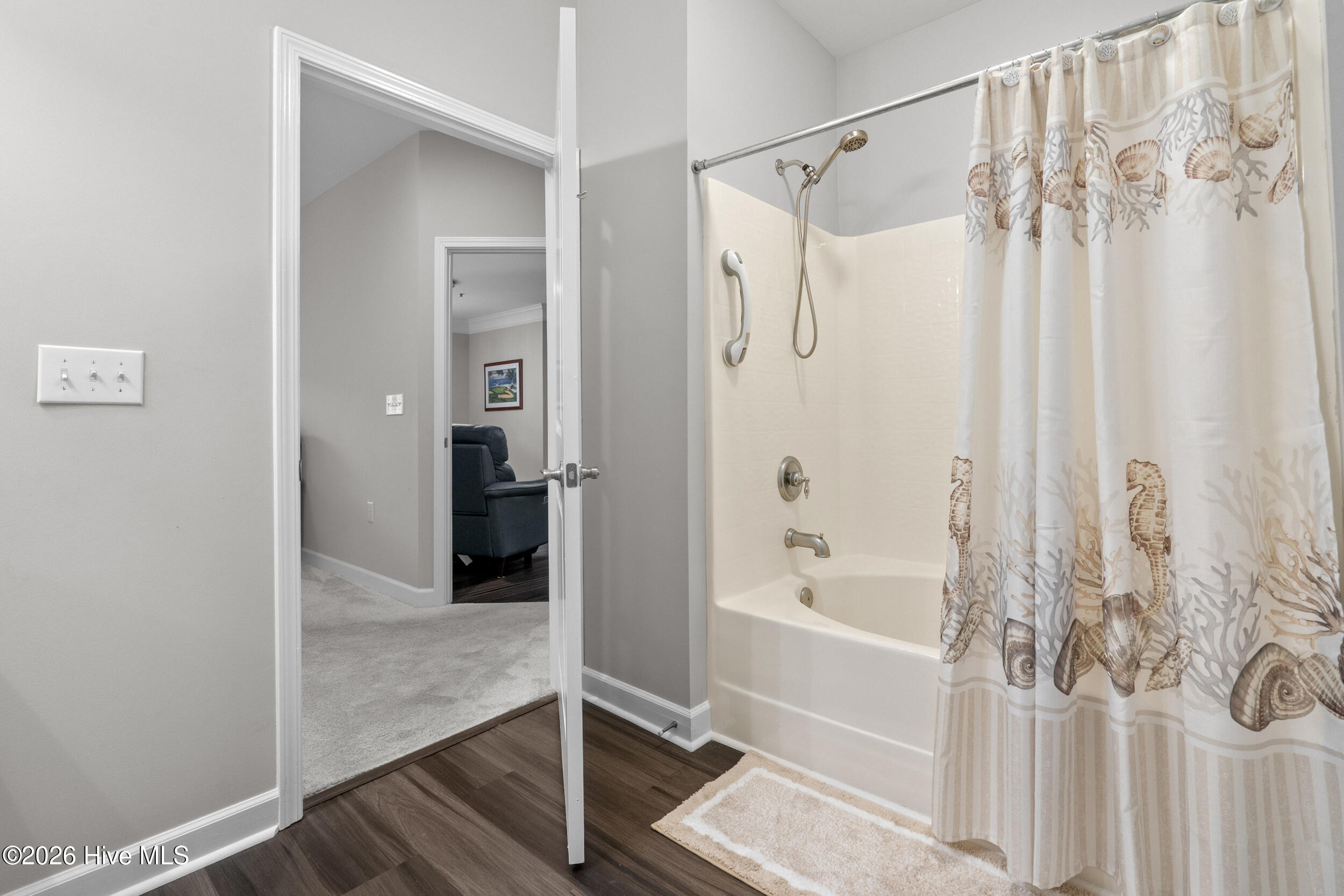 100556041 | Photo 18