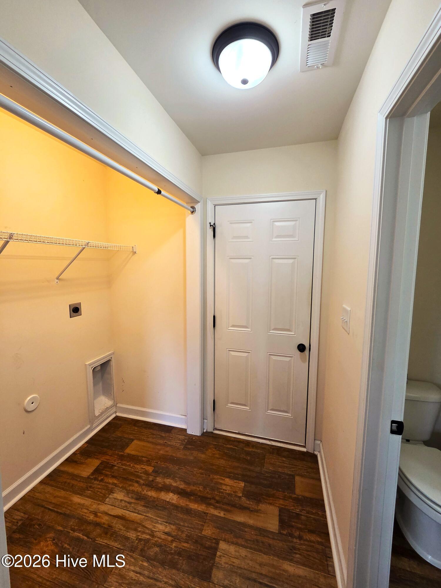 100527843 | Photo 26