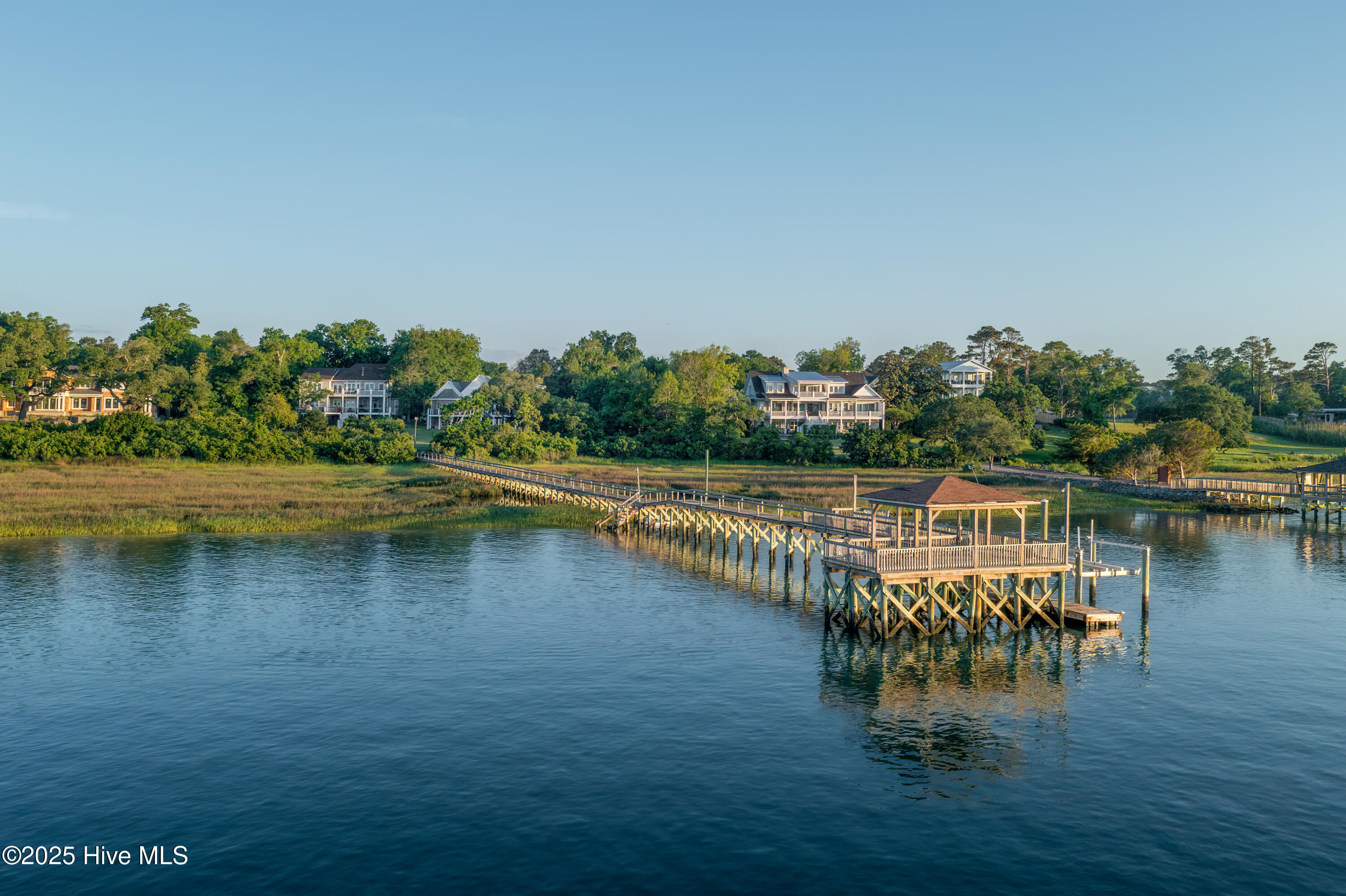 100506223 | Photo 56