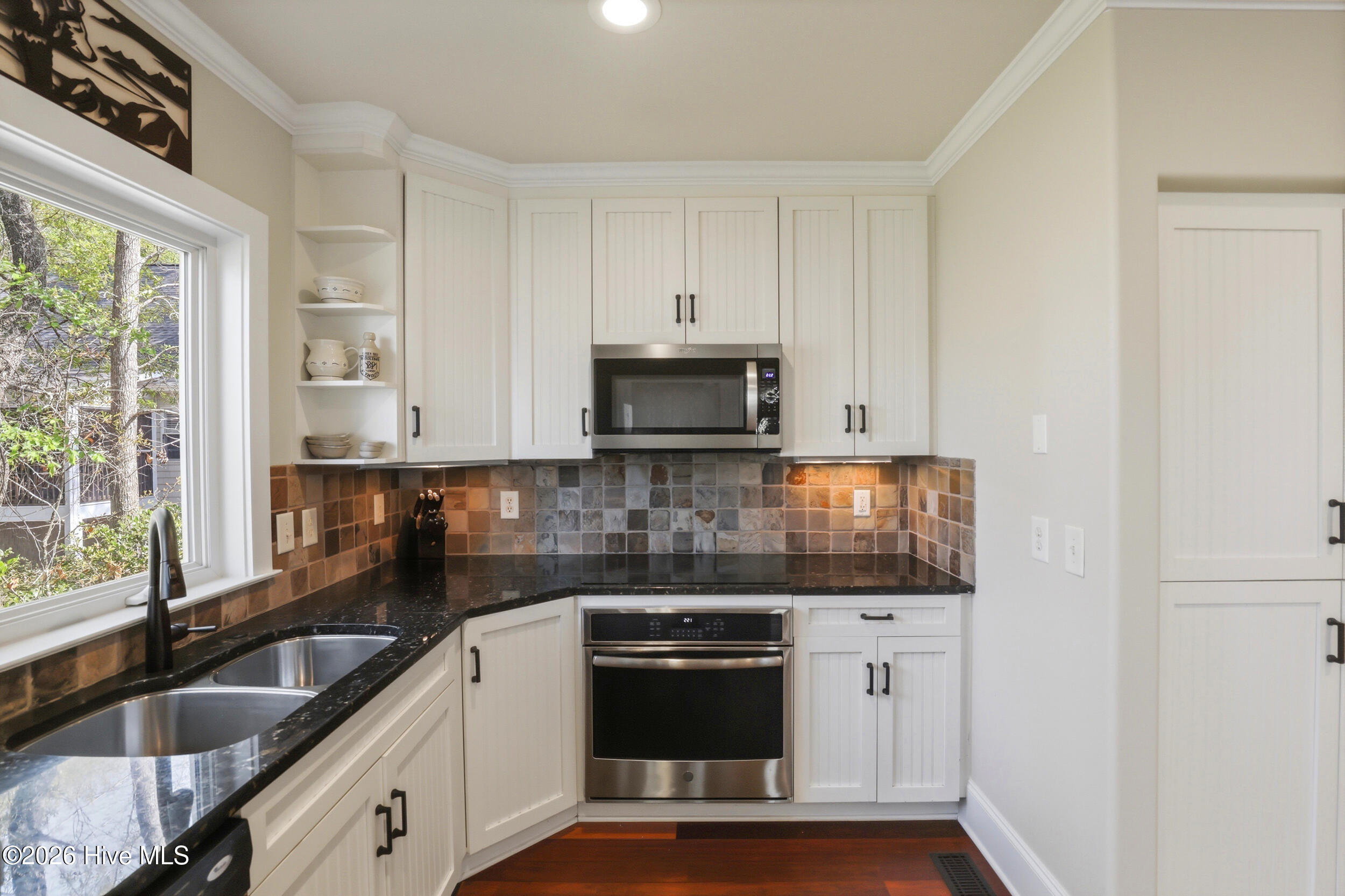 100564961 | Photo 14