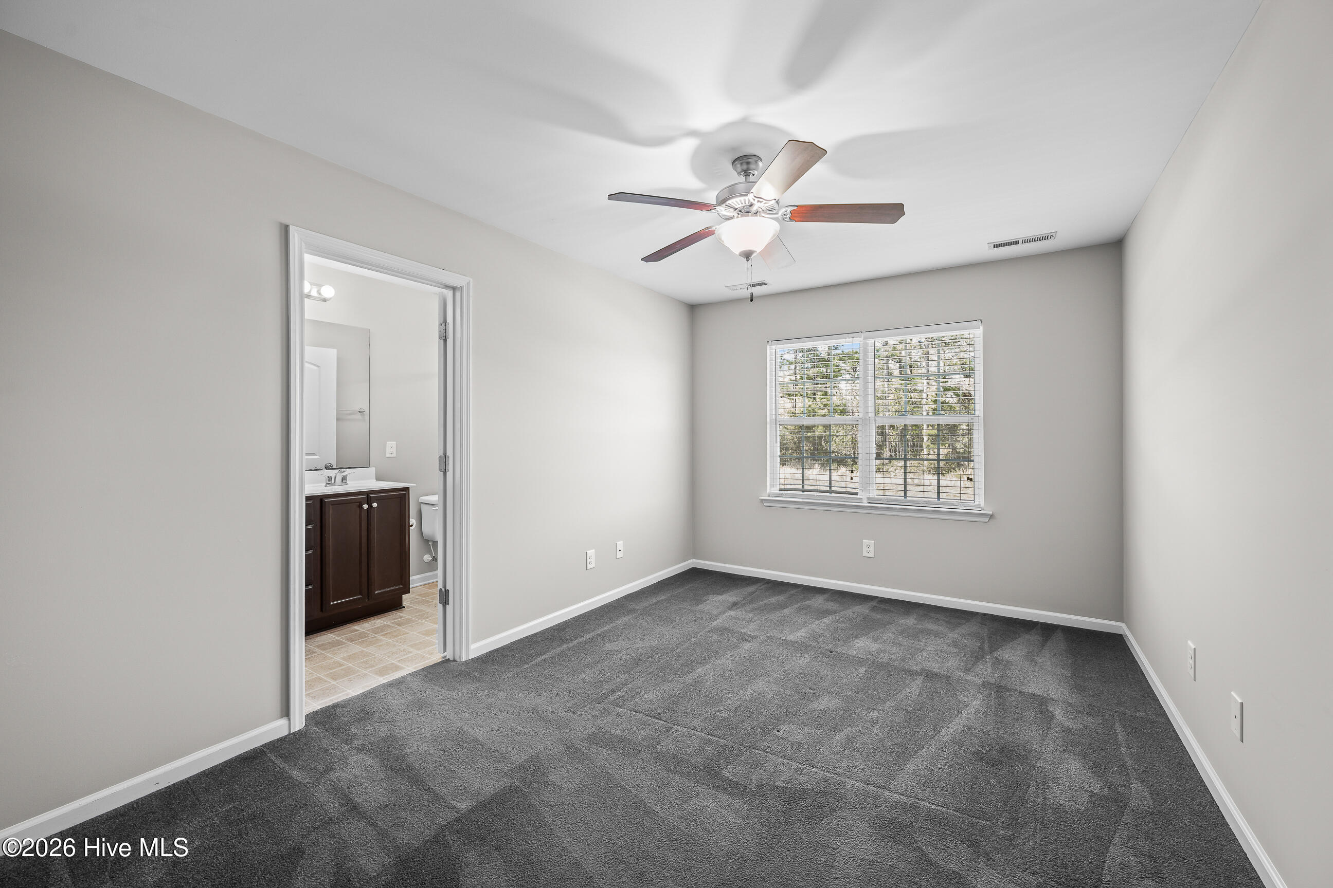 100568364 | Photo 13