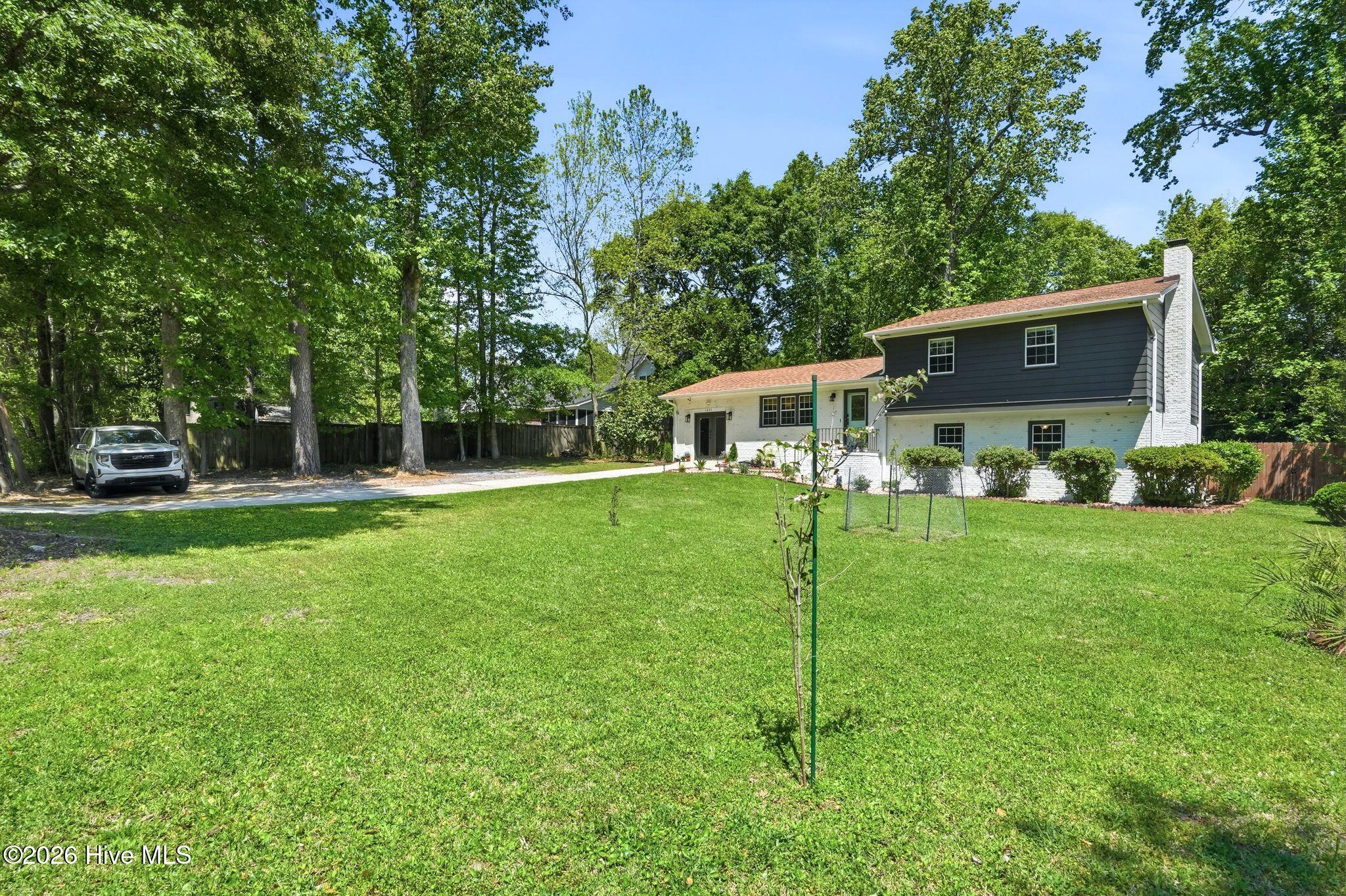 100568648 | Photo 72