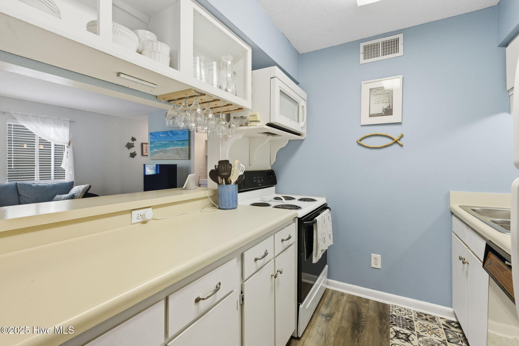 100535157 | Photo 28