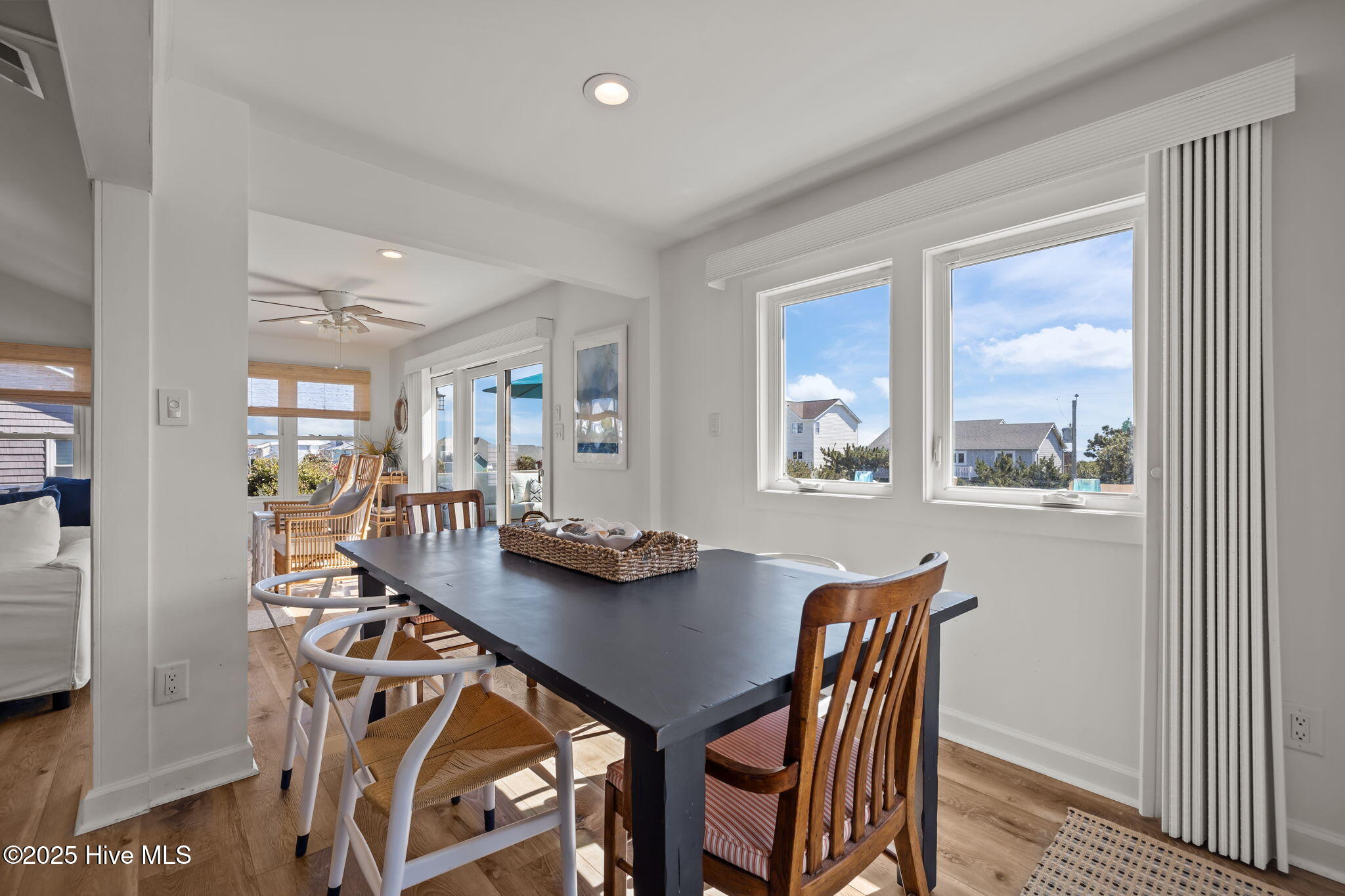 100536314 | Photo 12