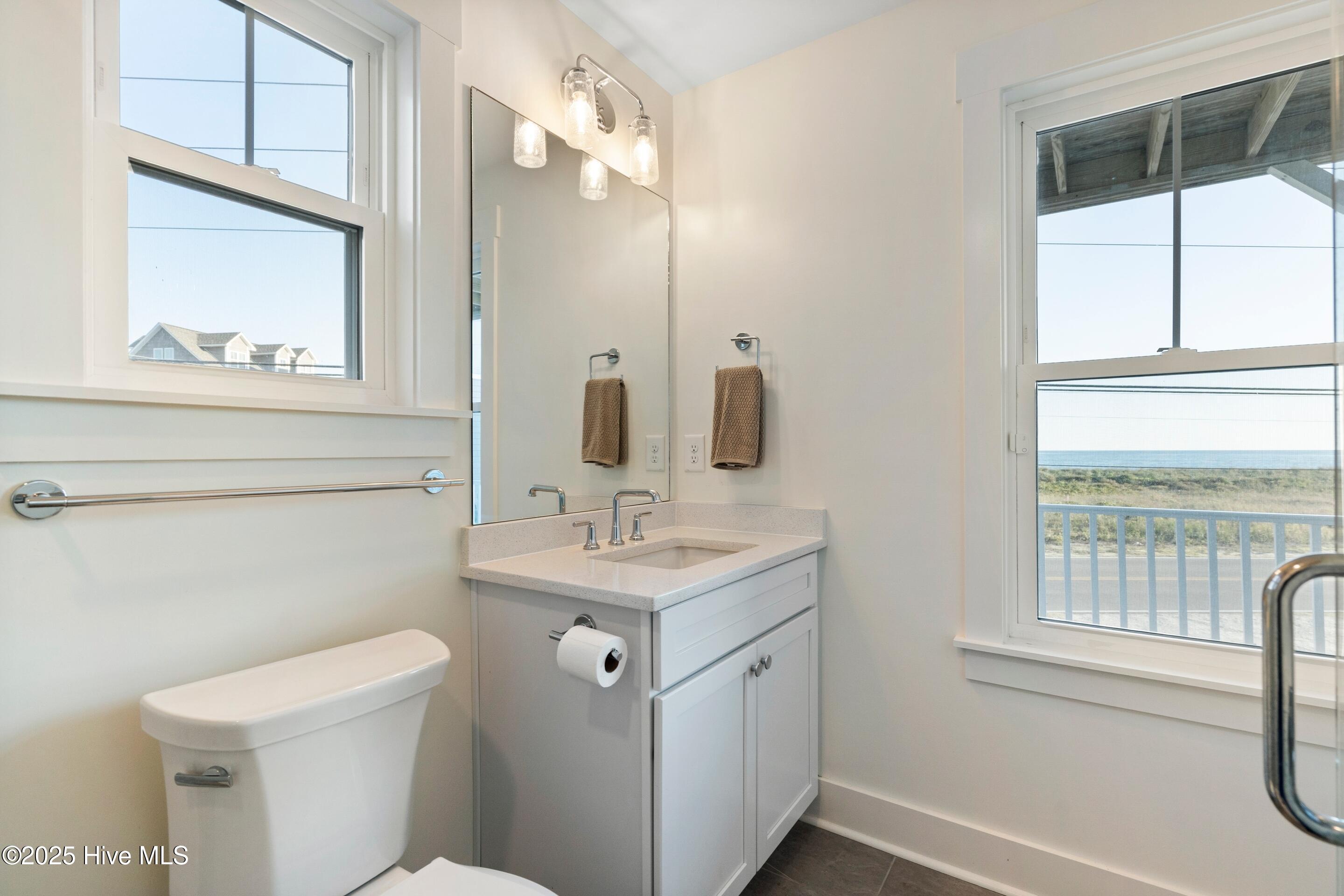 100540590 | Photo 70