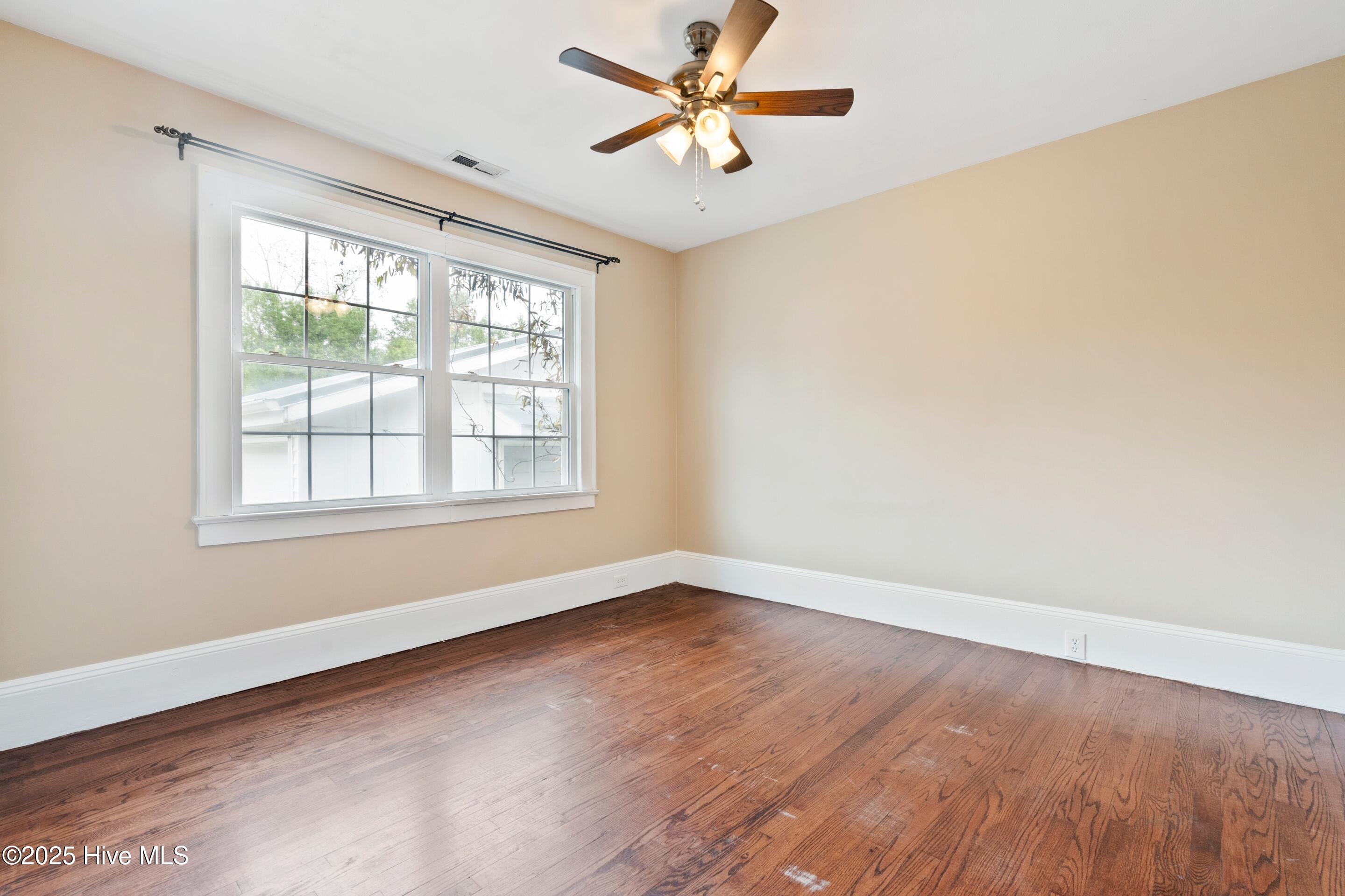 100521432 | Photo 22