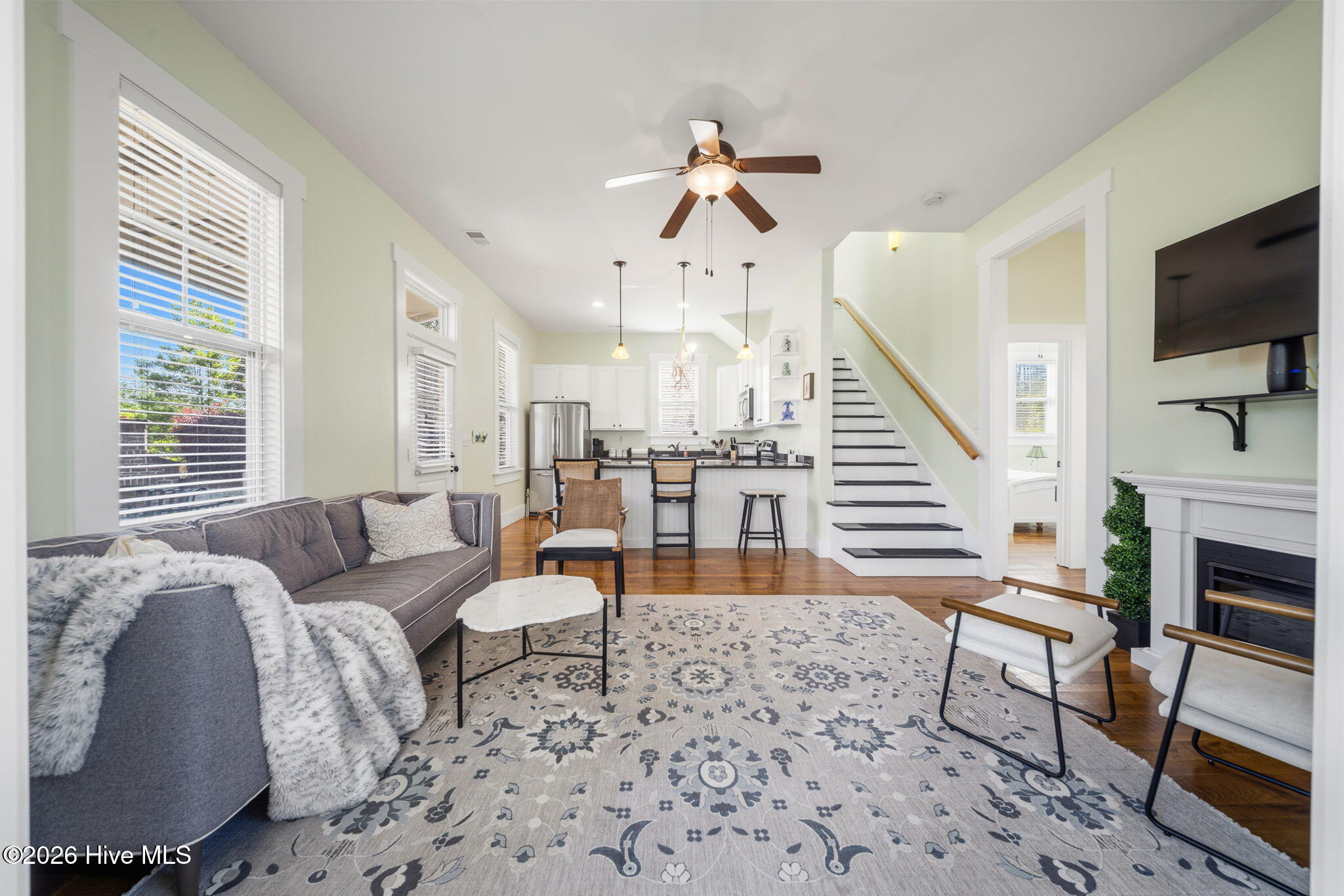 100568047 | Photo 15