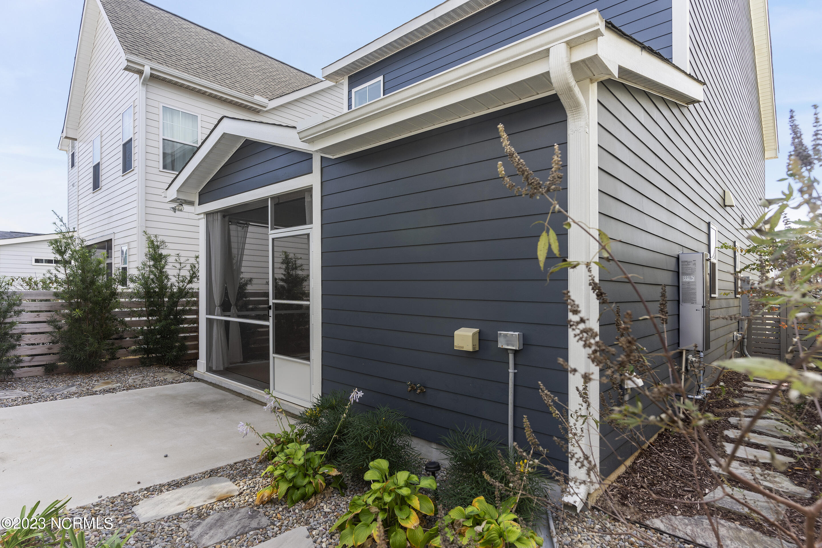 100547954 | Photo 28