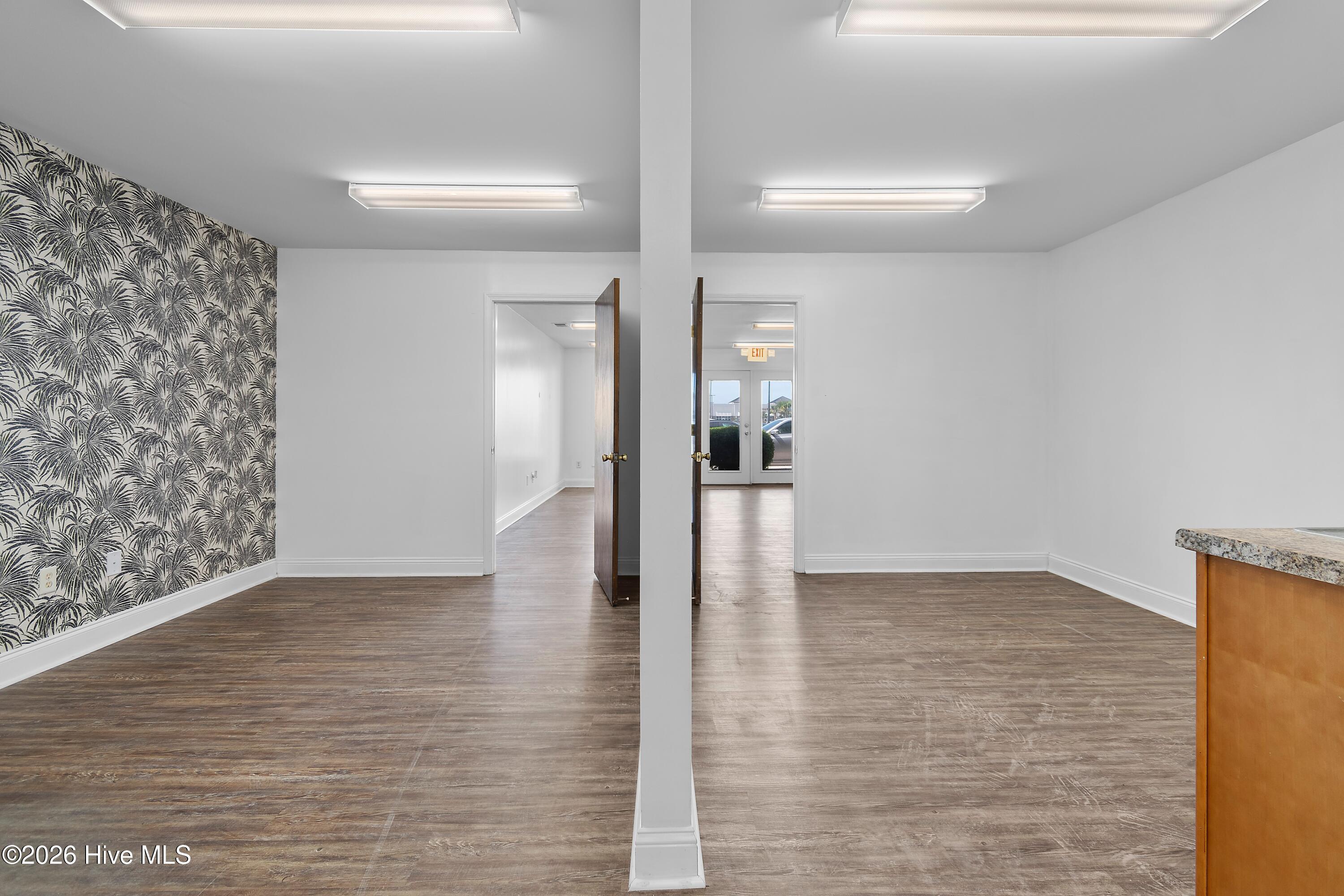 100554235 | Photo 11