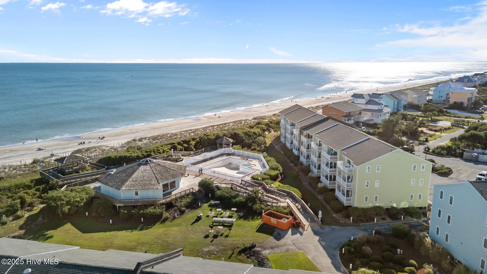 100536863 | Photo 46