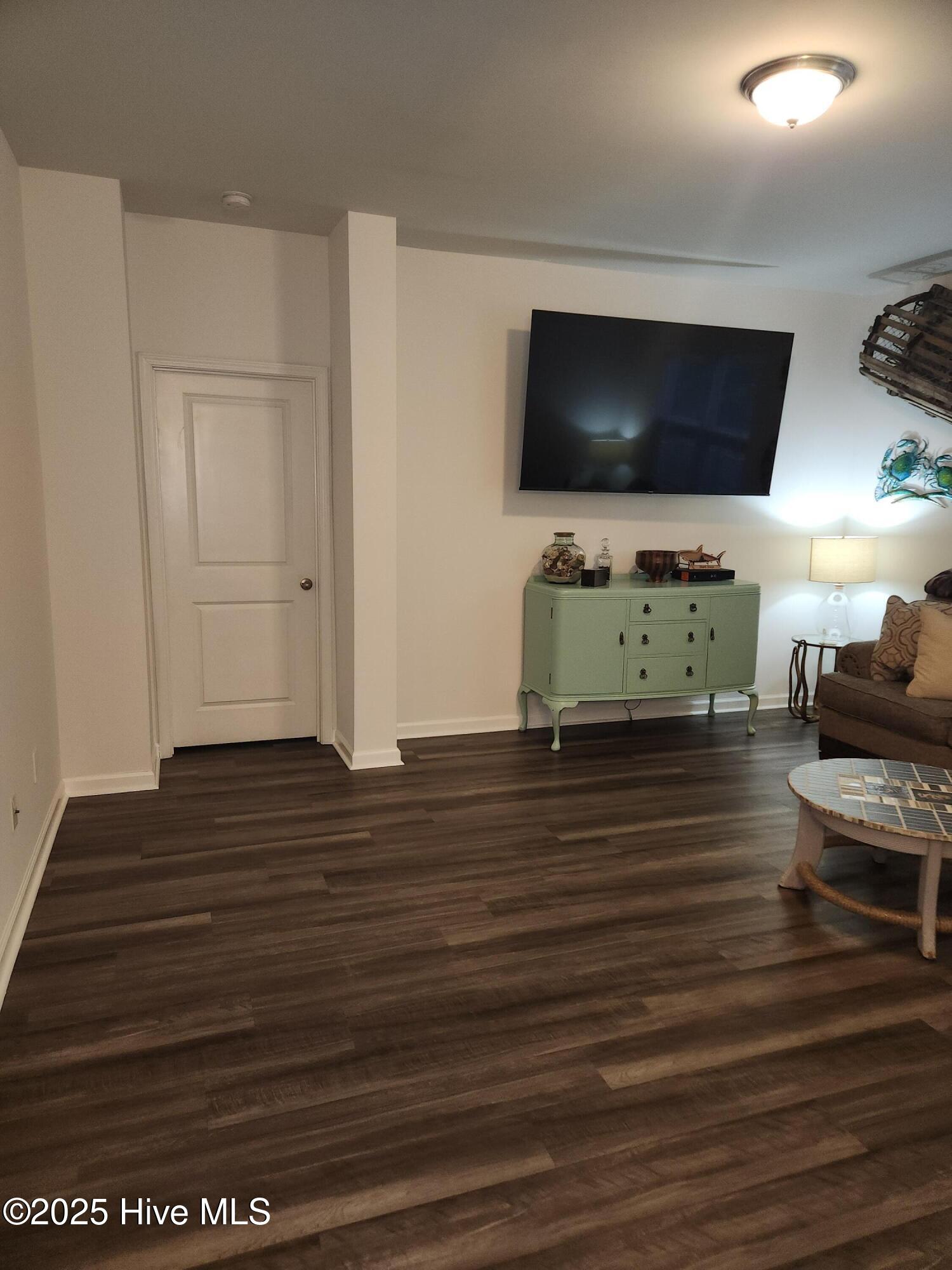 100539235 | Photo 14