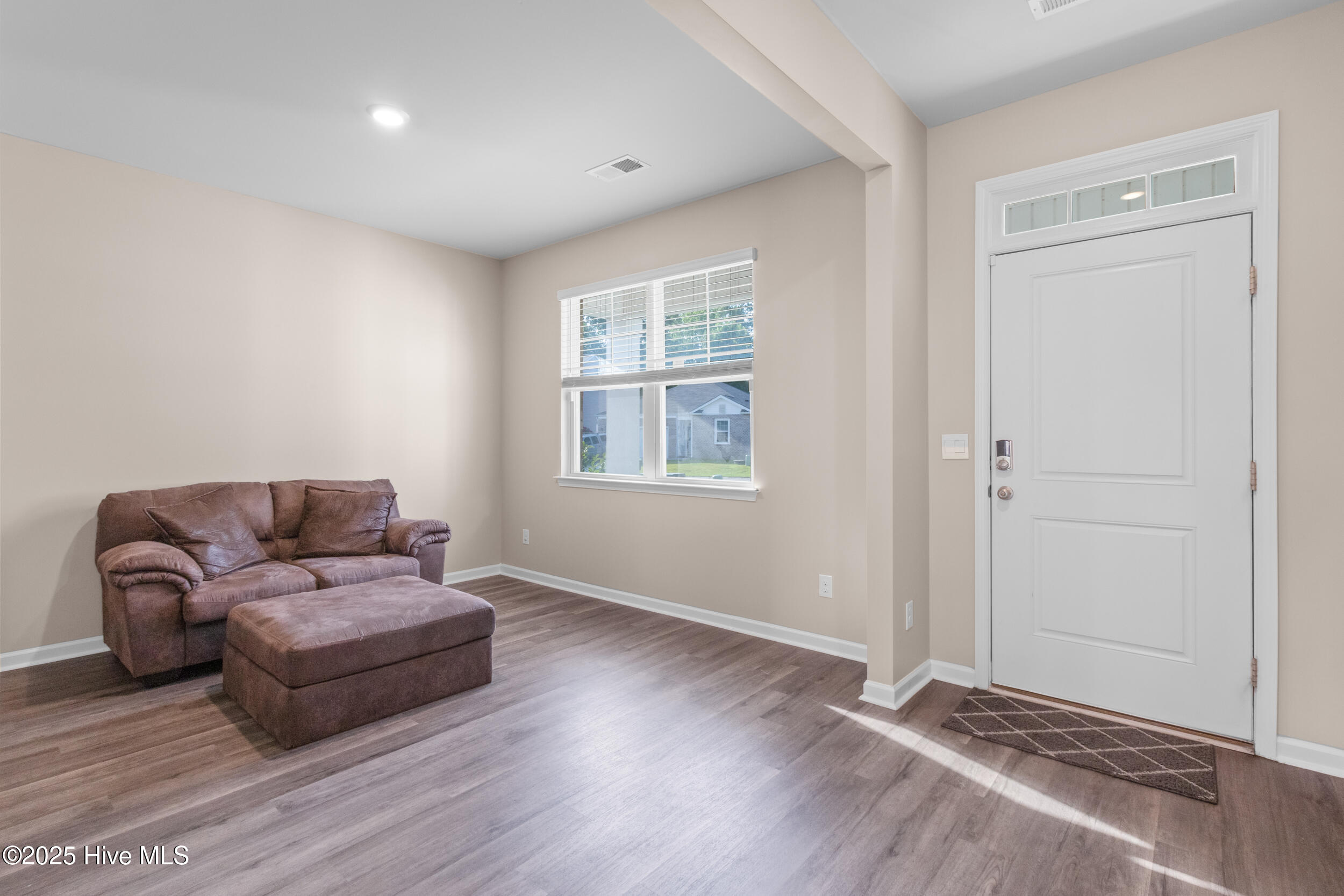 240 Windy Woods Way, Wilmington, NC 28401 – photo 7: 10_living room