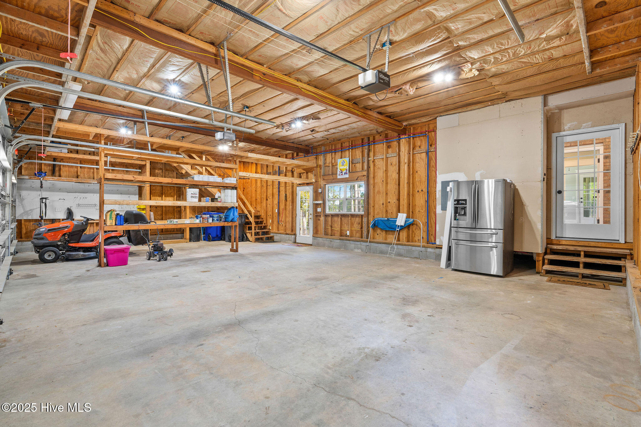 100526729 | Photo 76