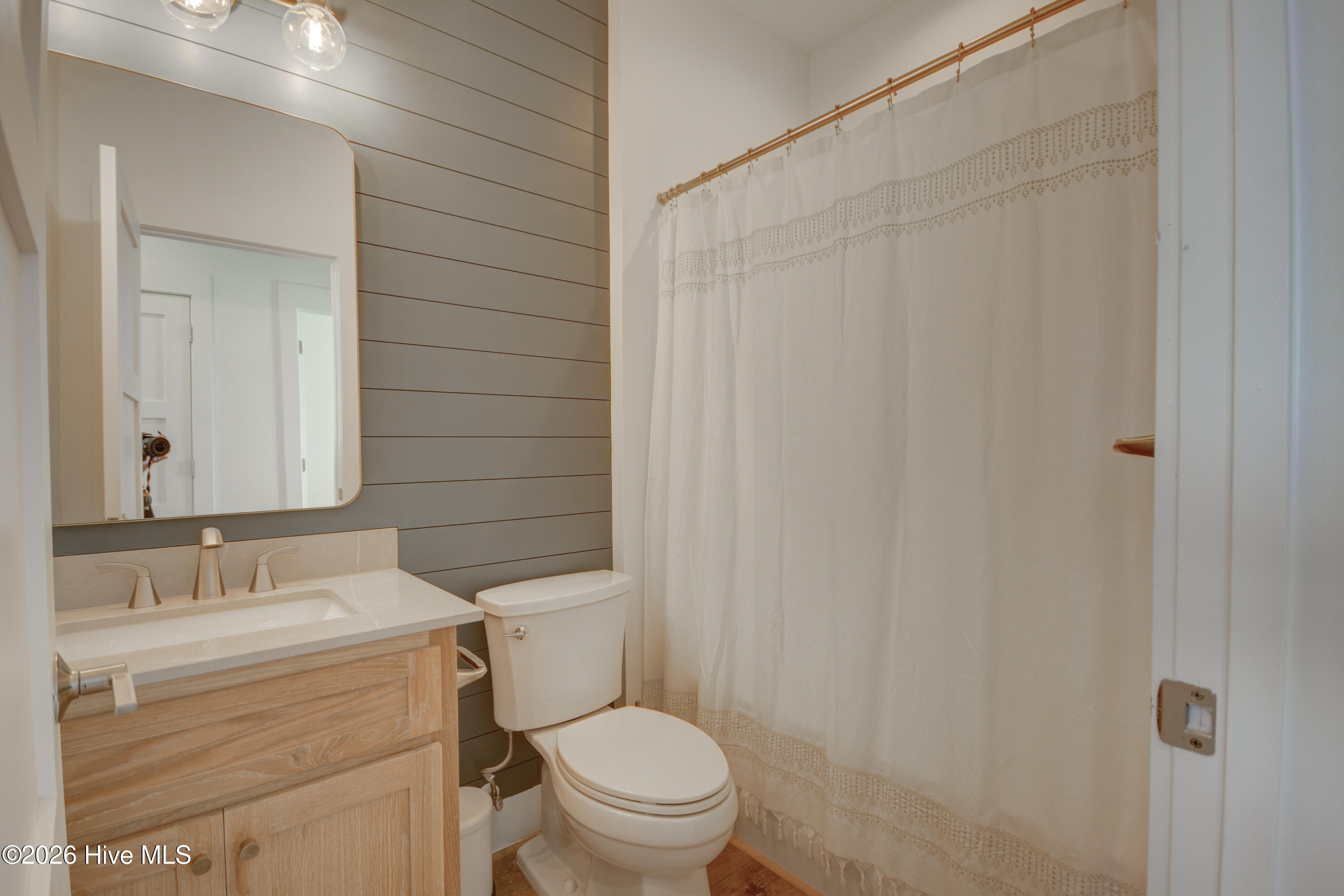 100556459 | Photo 36