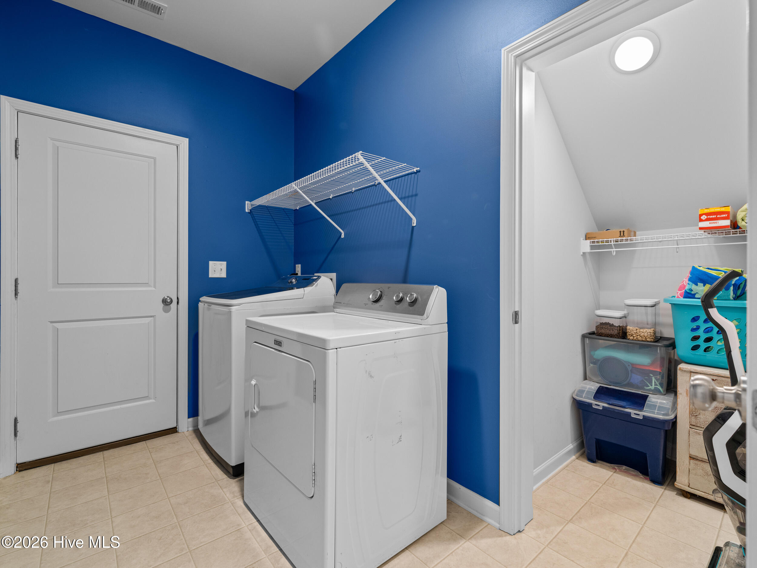 100557695 | Photo 46