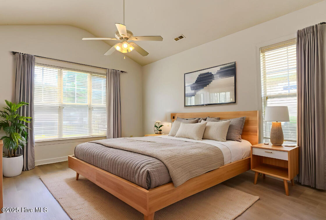 100525378 | Photo 30