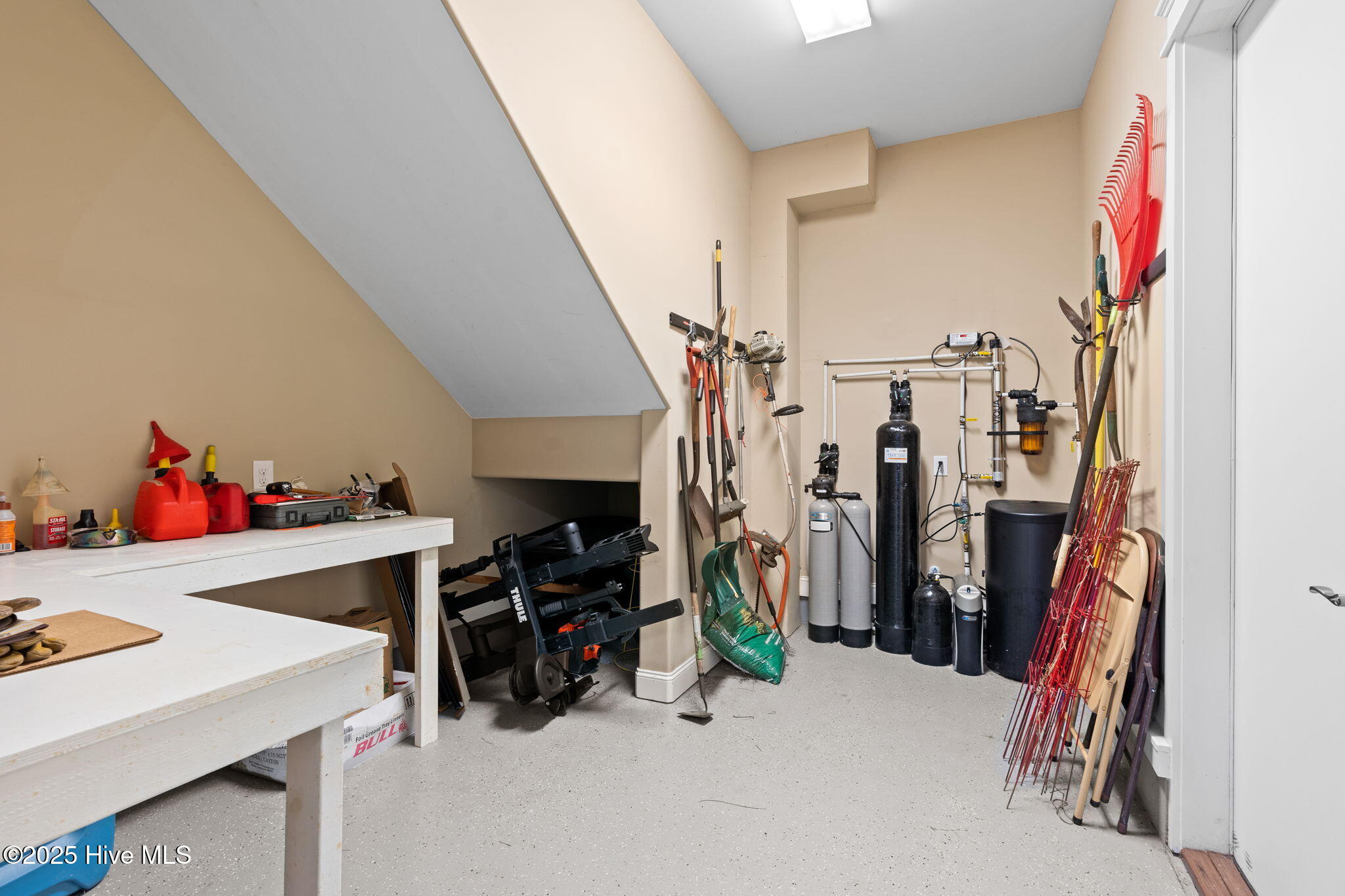 100562401 | Photo 65